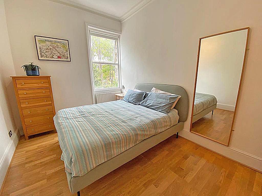 One-Bedroom House photo 1