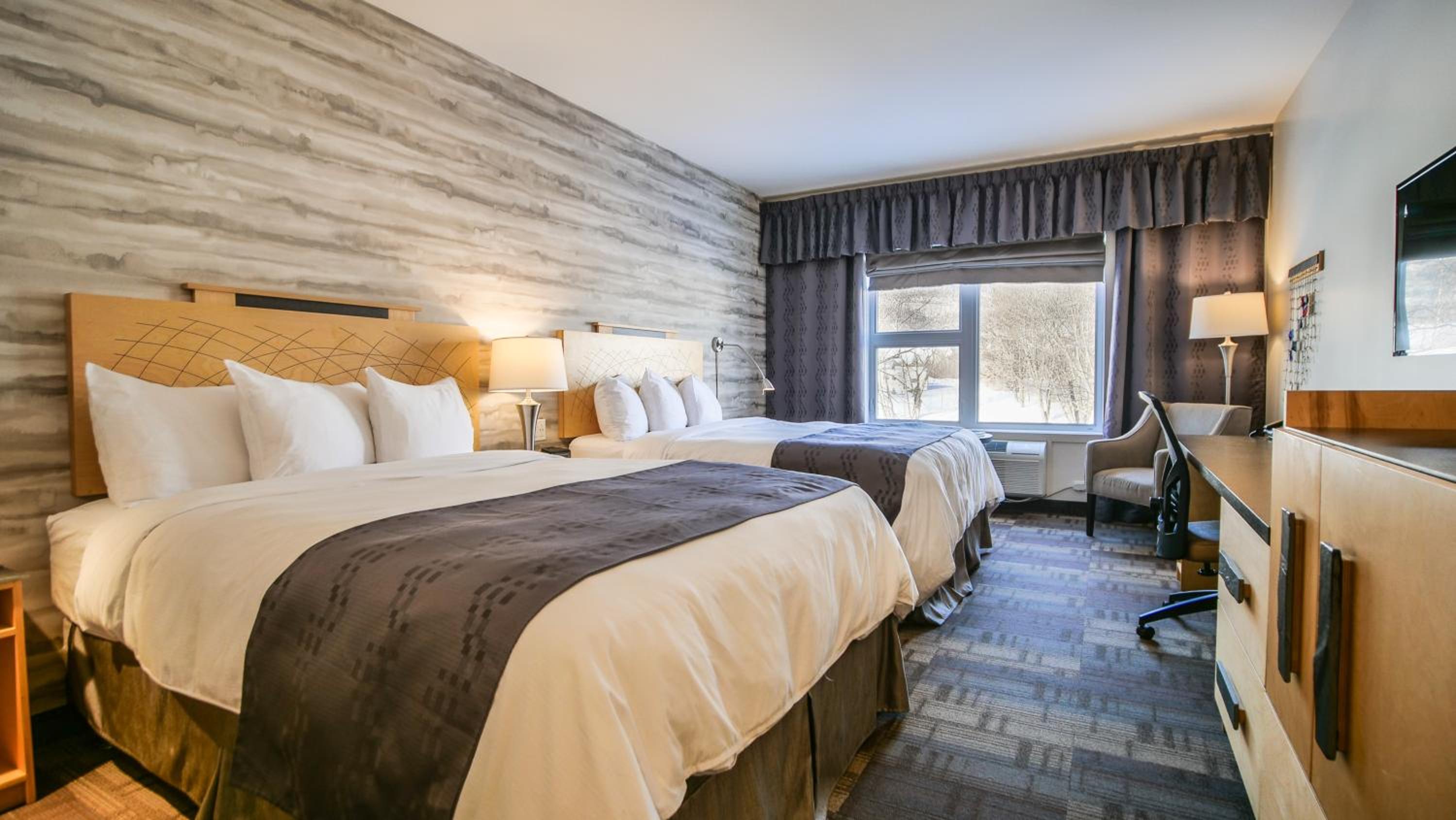 Quadruple Room with Mountain View