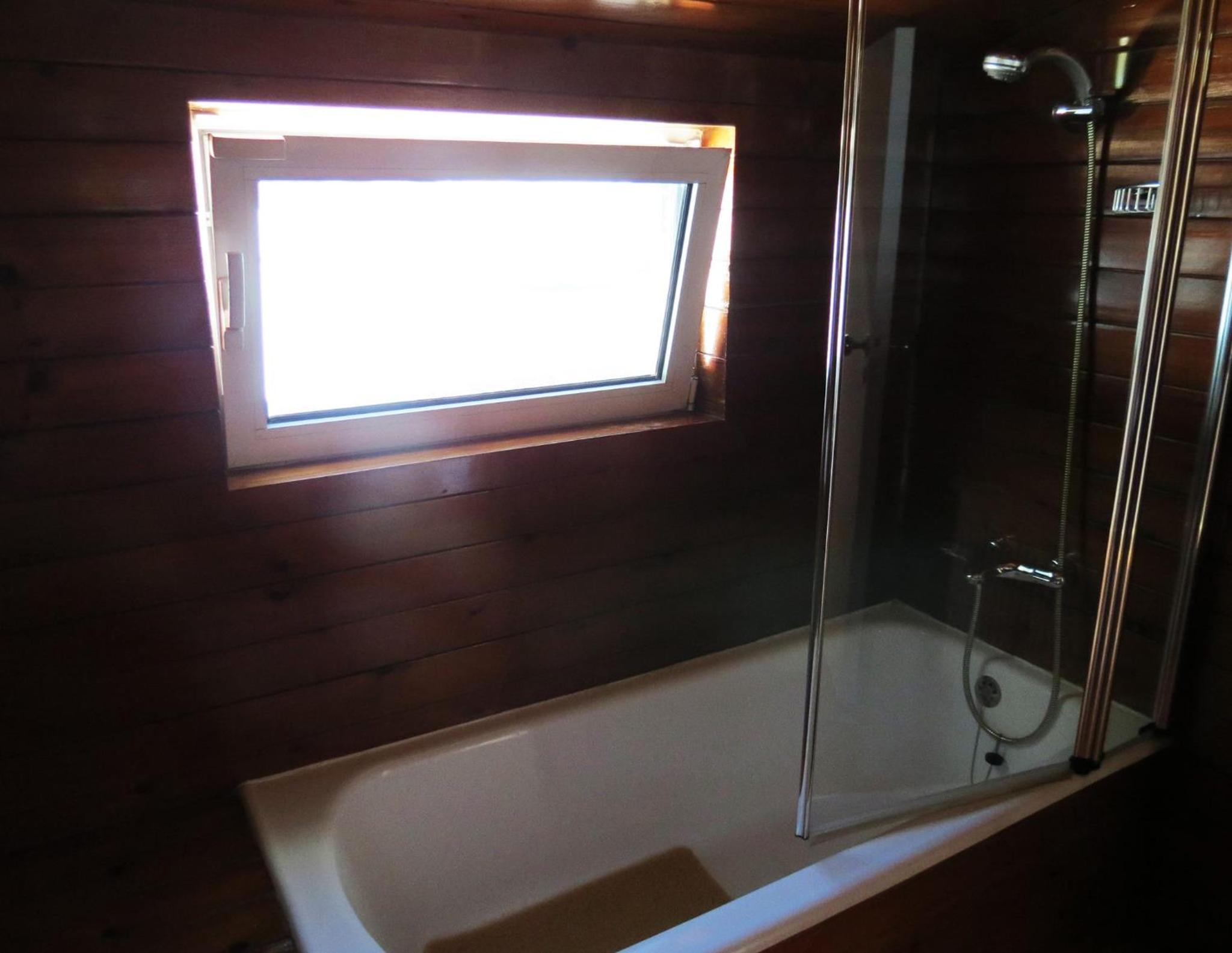 Standard Double Room - Photo 11