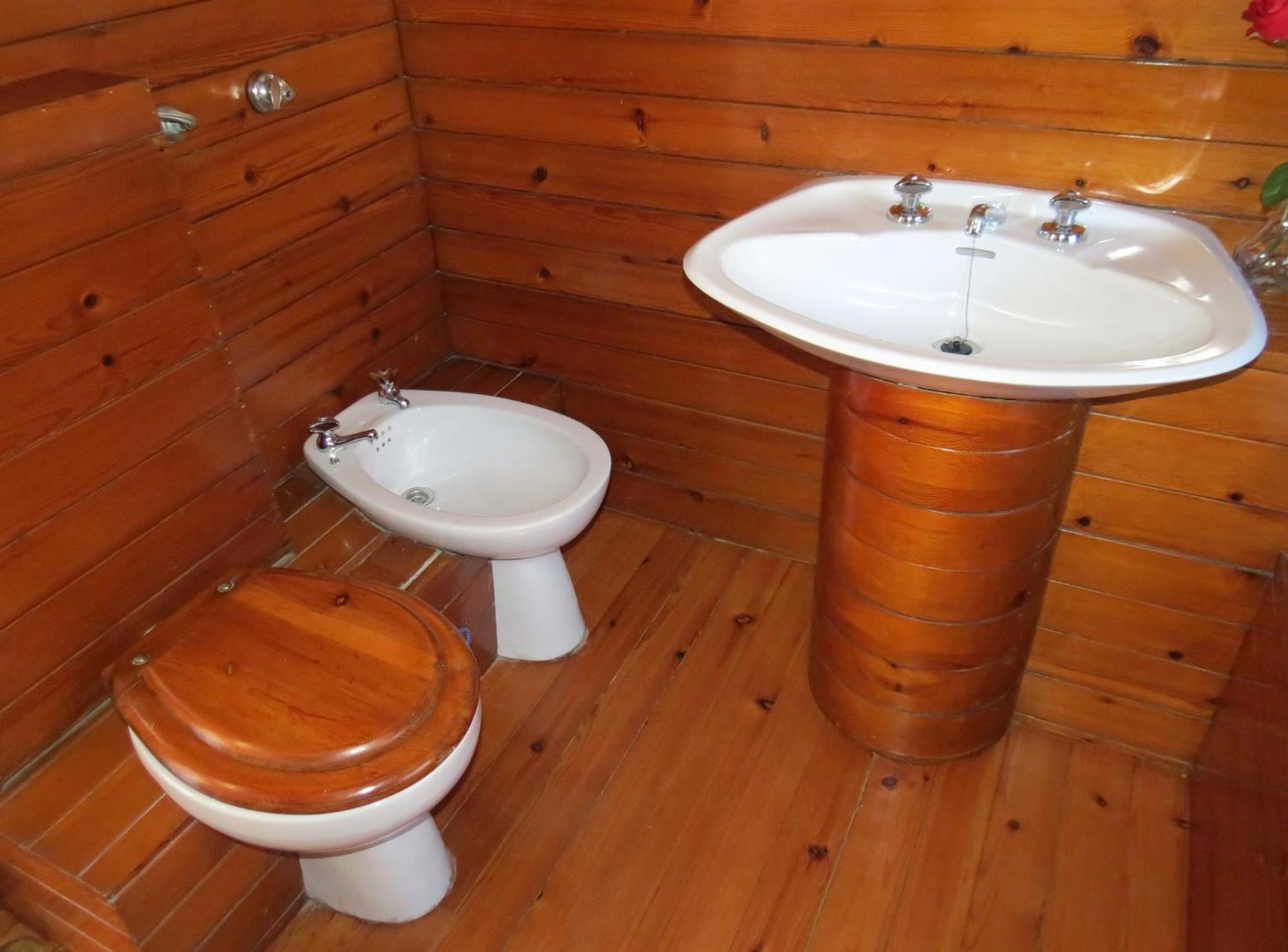 Standard Double Room - Photo 12