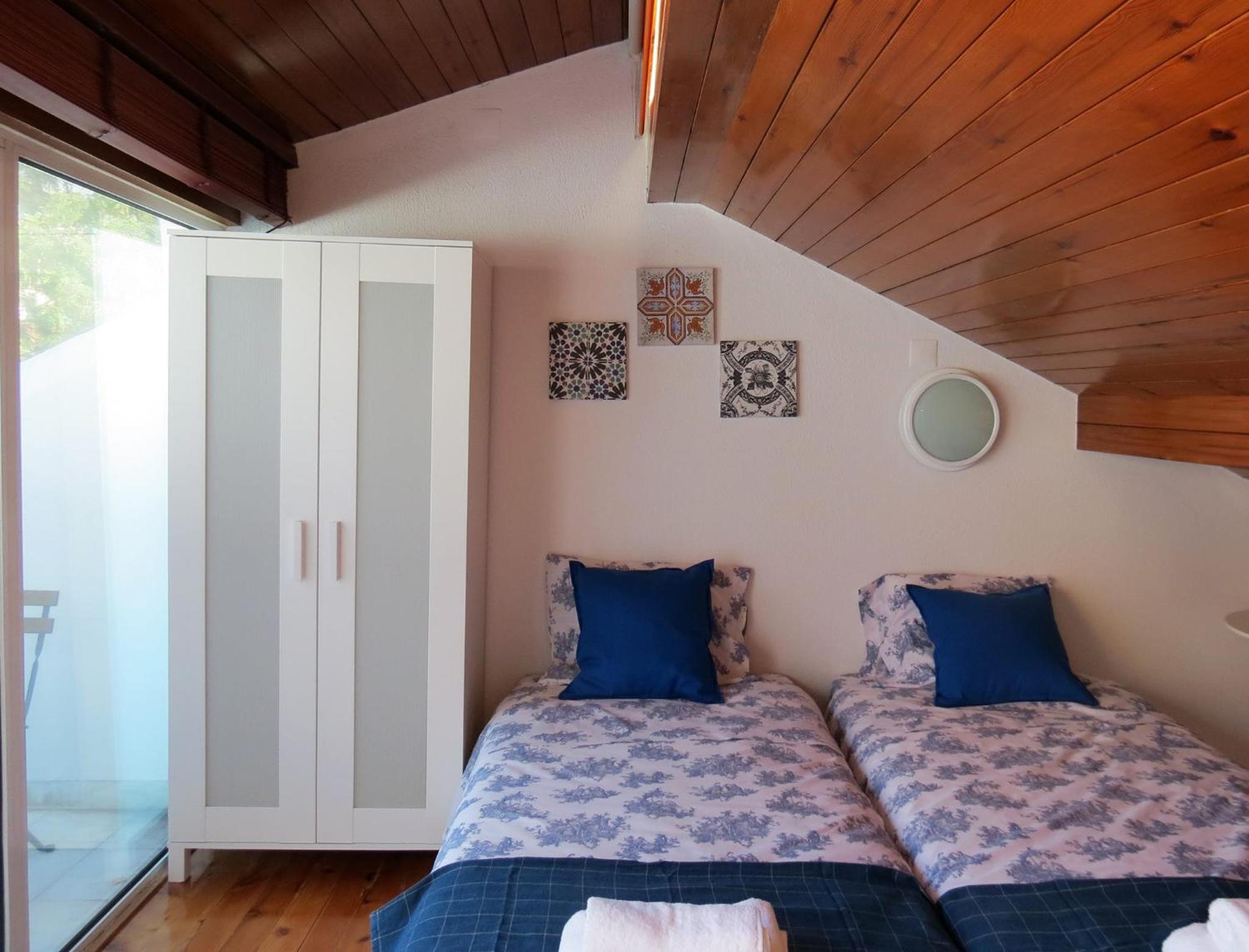 Standard Double Room - Photo 8