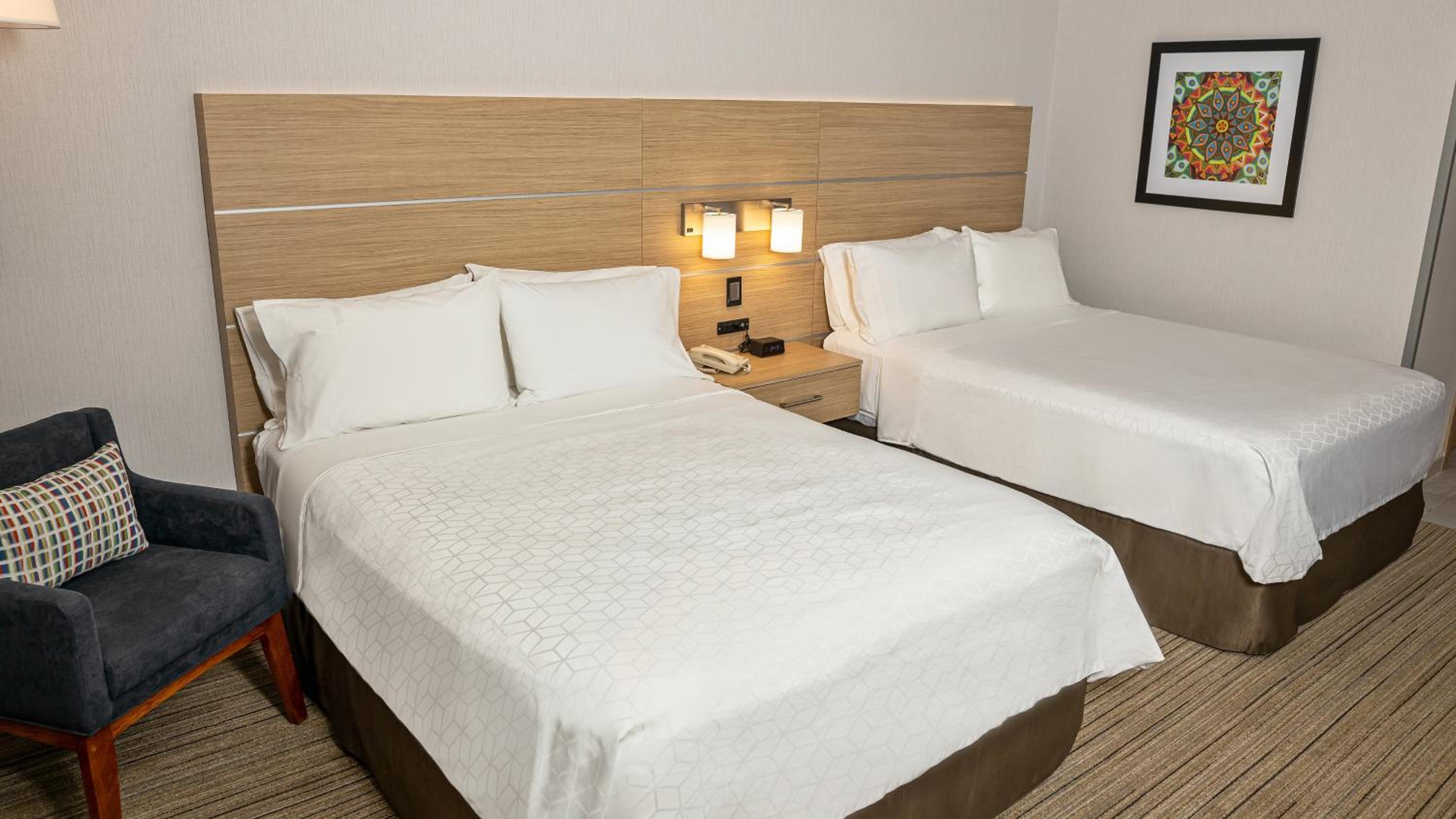 Standard Double Room with Two Double Beds - Smoking - Photo 3