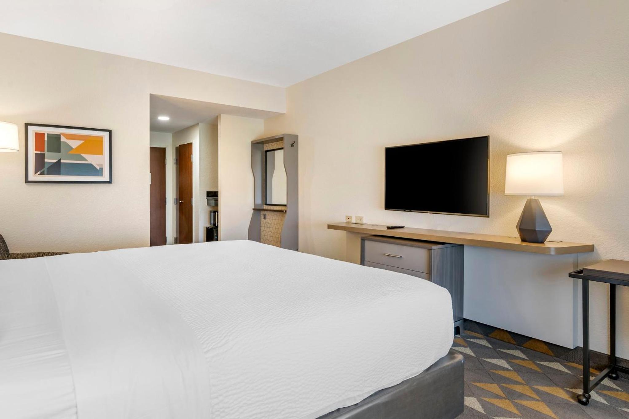 Standard King Room - Photo 2