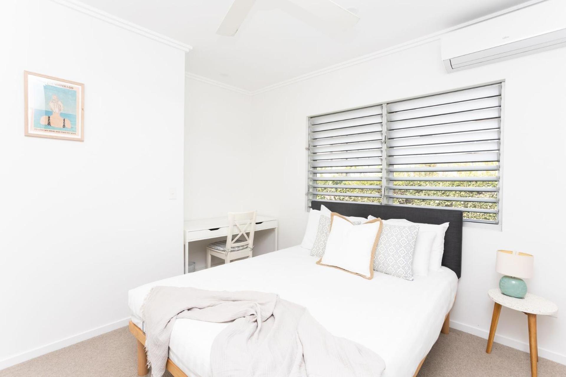 Three-Bedroom House photo 3