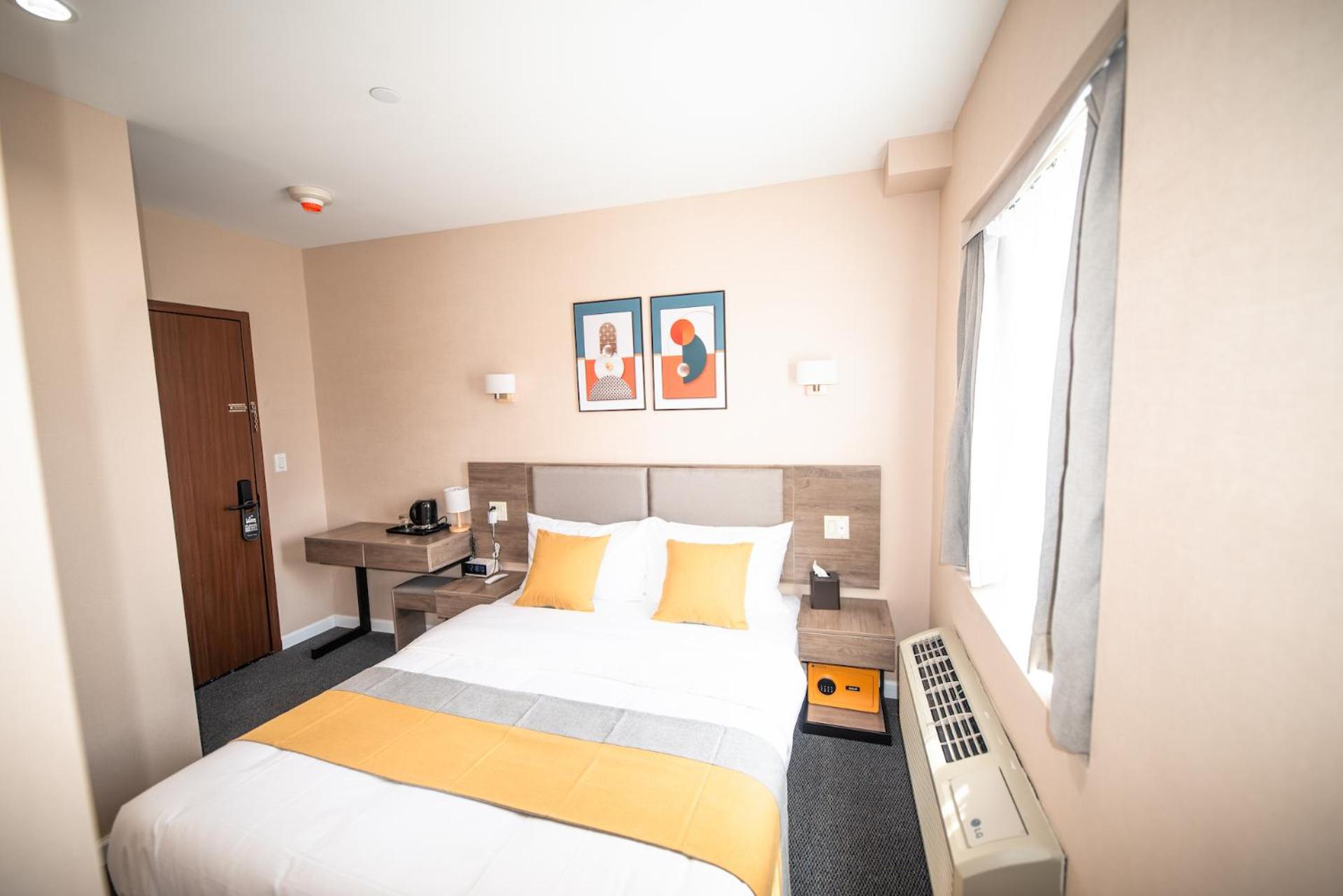 Double Room - Photo 18