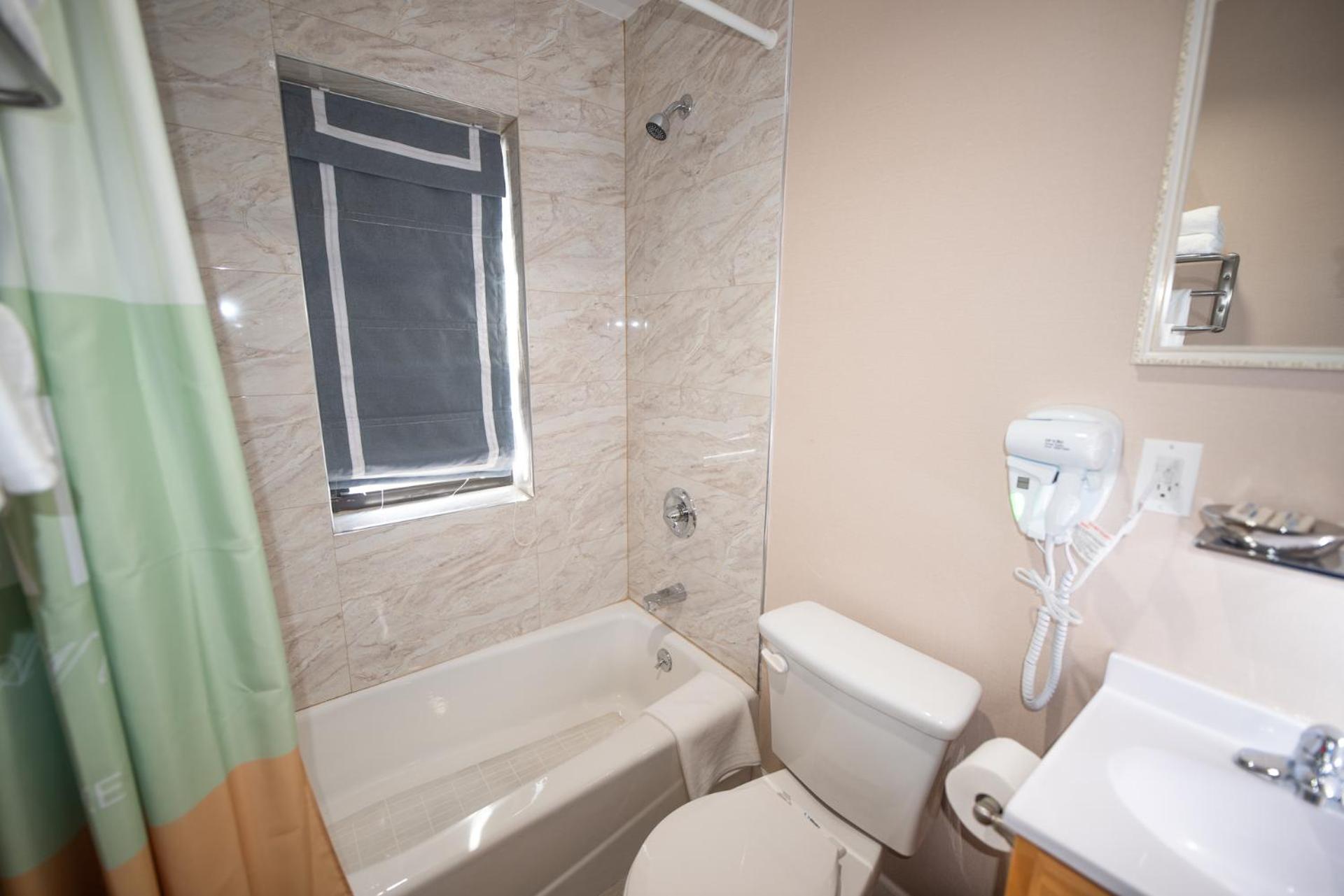 Double Room - Photo 19