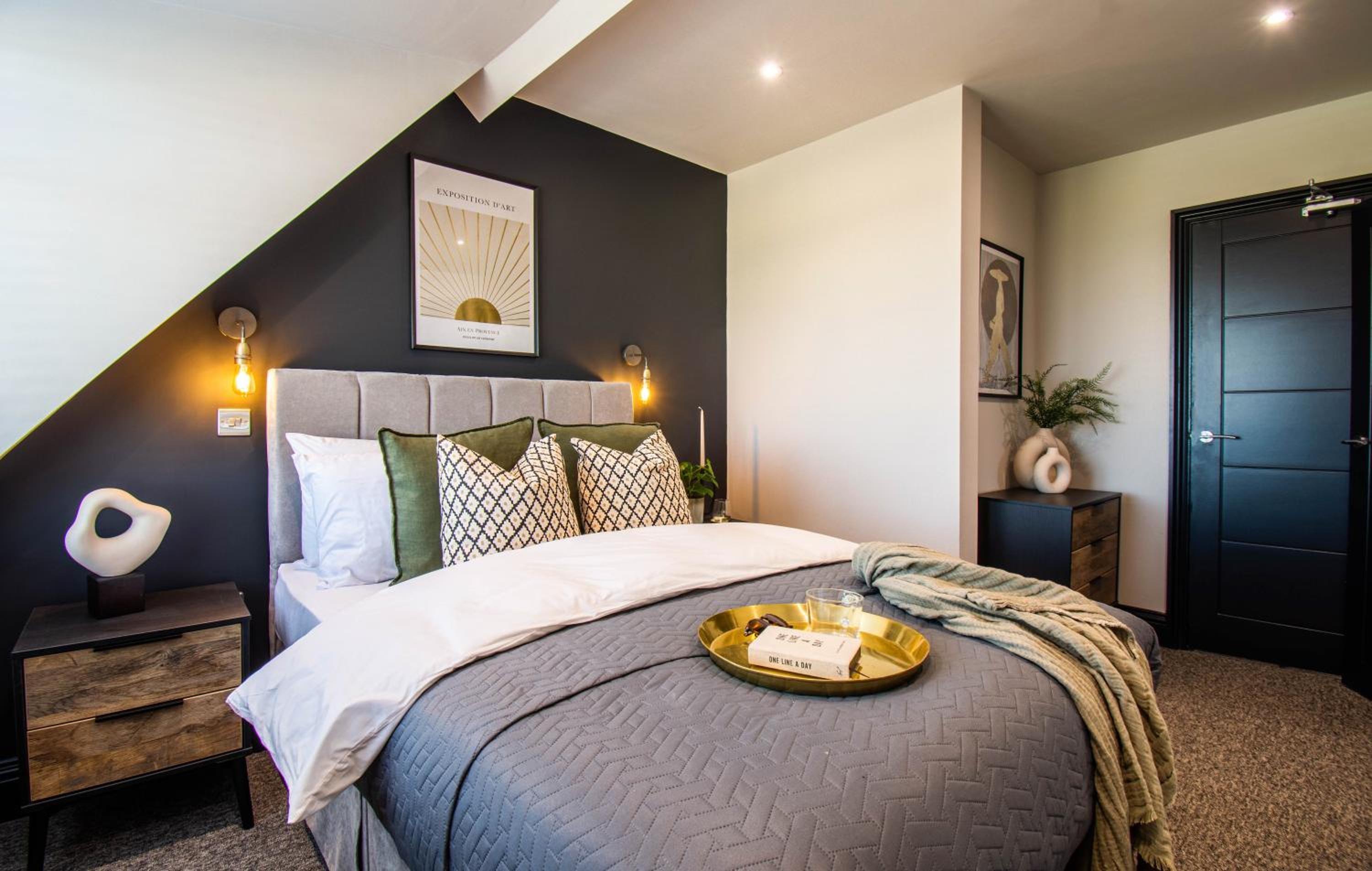 Deluxe Suite with Sea View - Photo 1