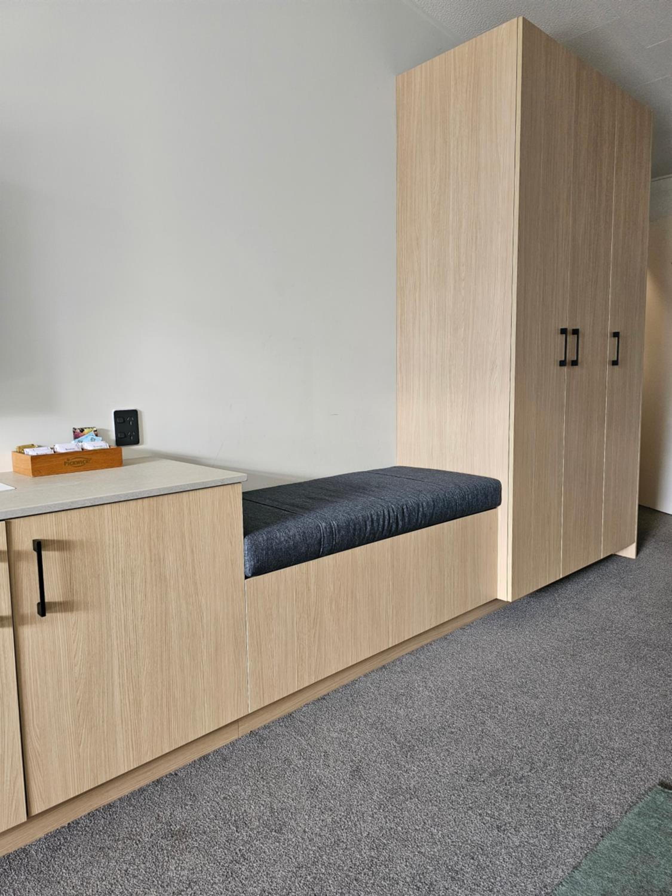 Executive Suite - Photo 3