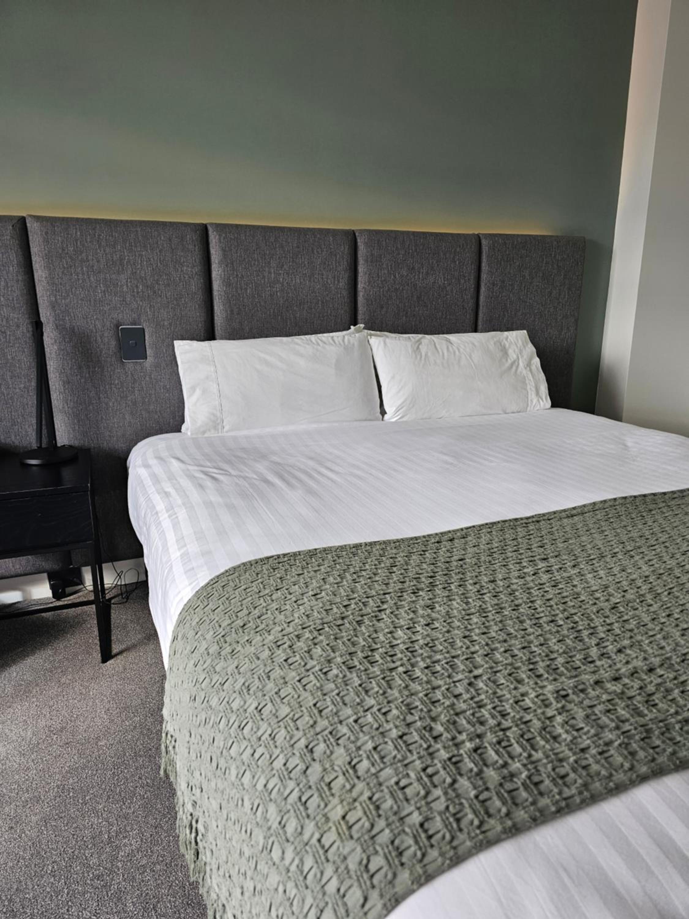 Deluxe King Suite - Photo 2
