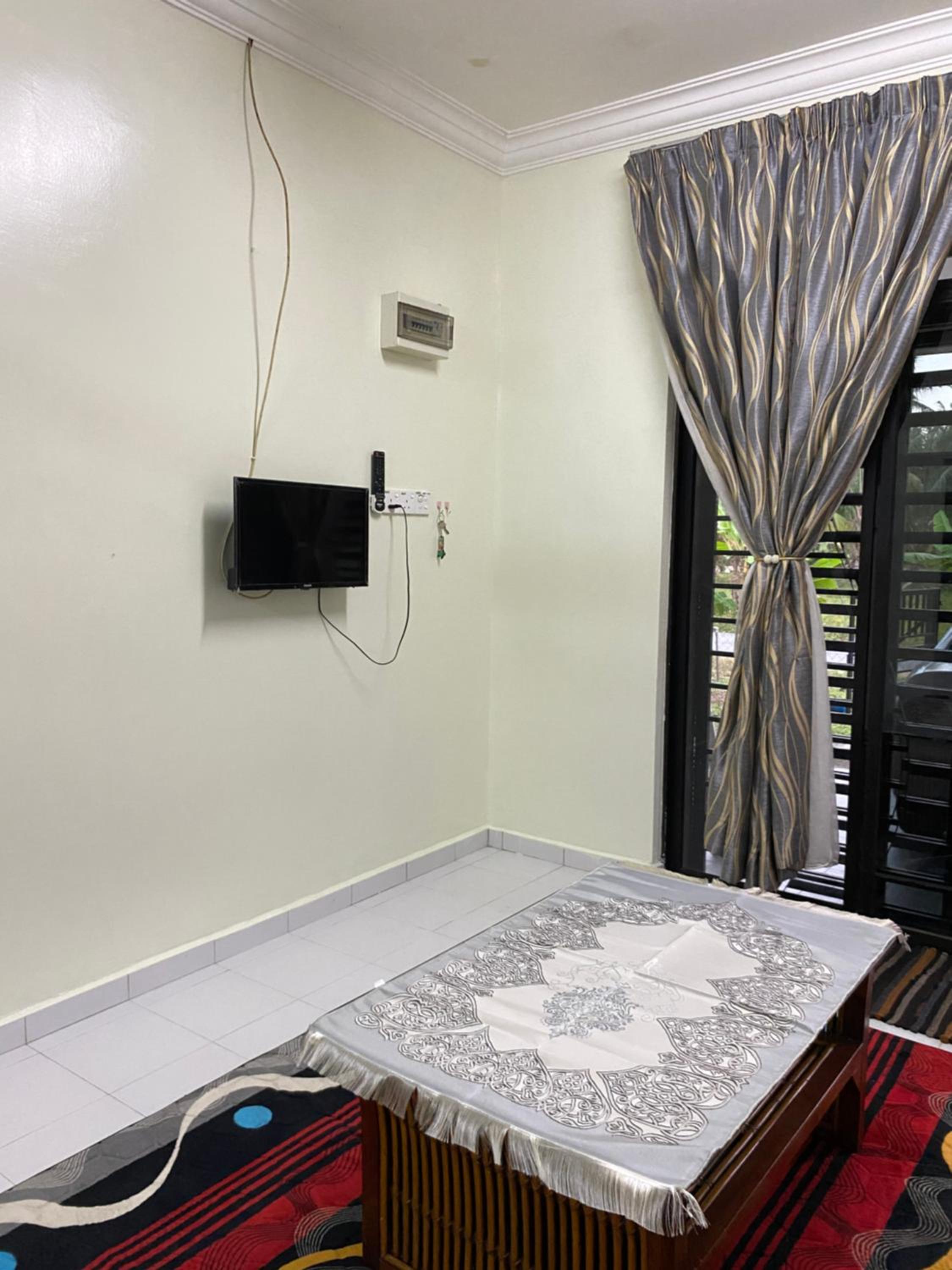 Three-Bedroom House photo 2