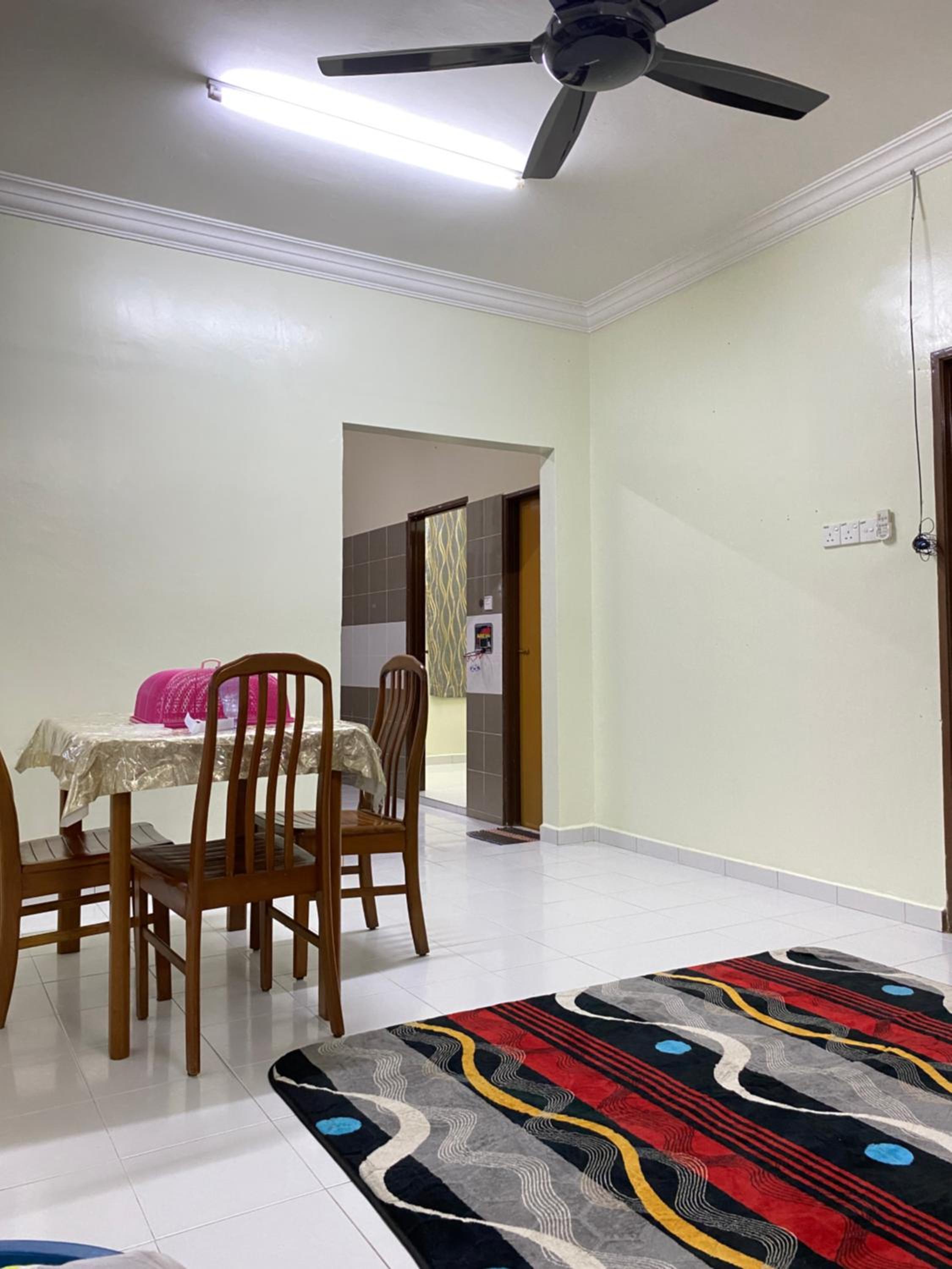 Three-Bedroom House photo 3