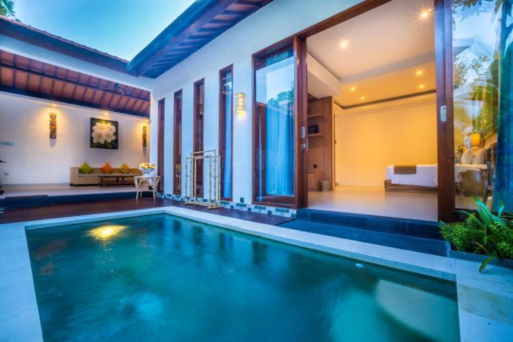 Villa with Private Pool photo 2