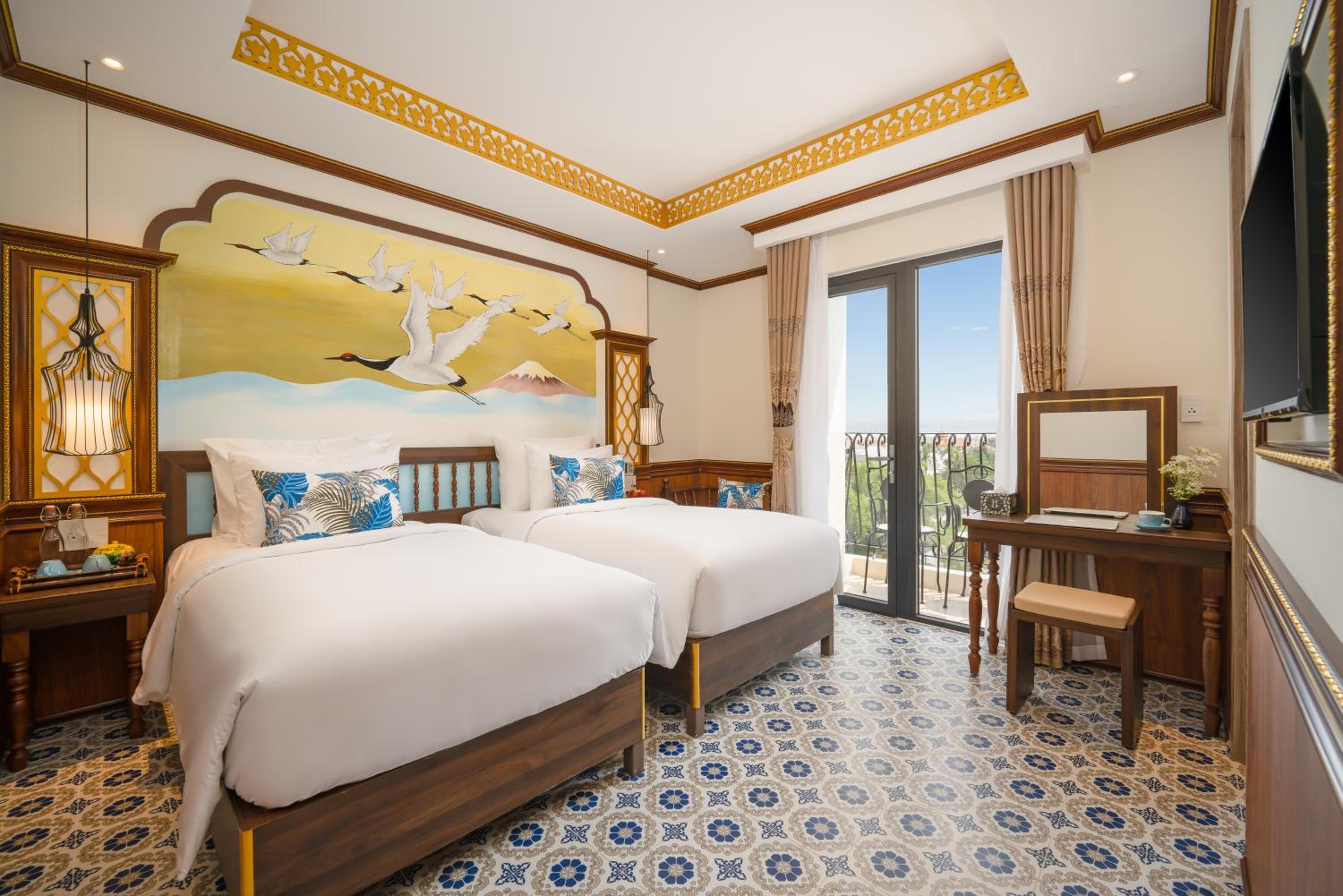 Premium Queen/Twin Room, Balcony with Riverside View - Photo 3