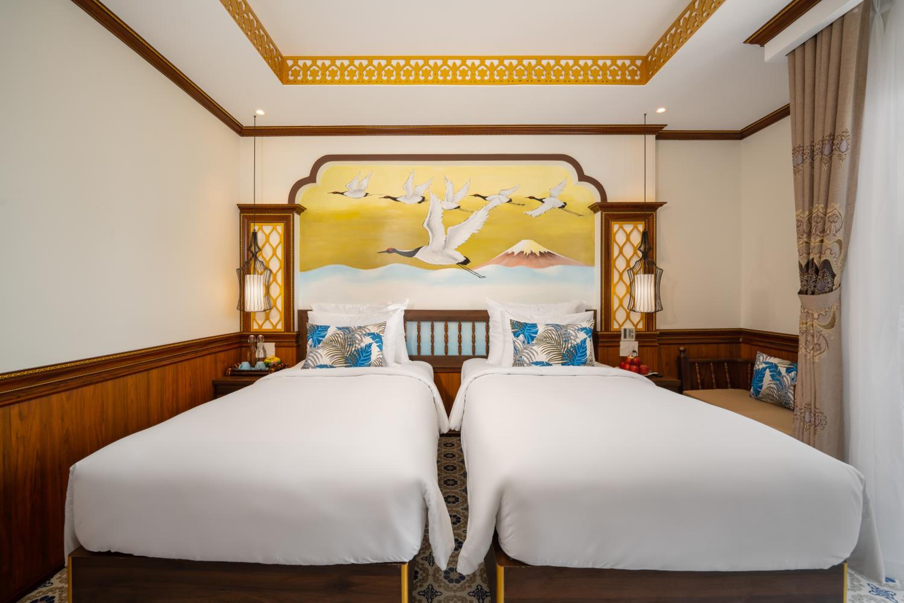 Deluxe Double/Twin Room, Balcony with Neighbor View