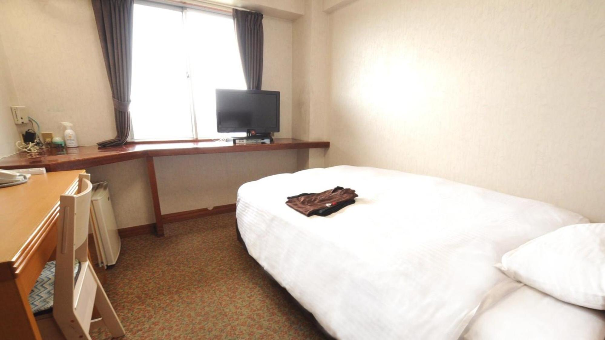 Single Room - Smoking - Photo 1