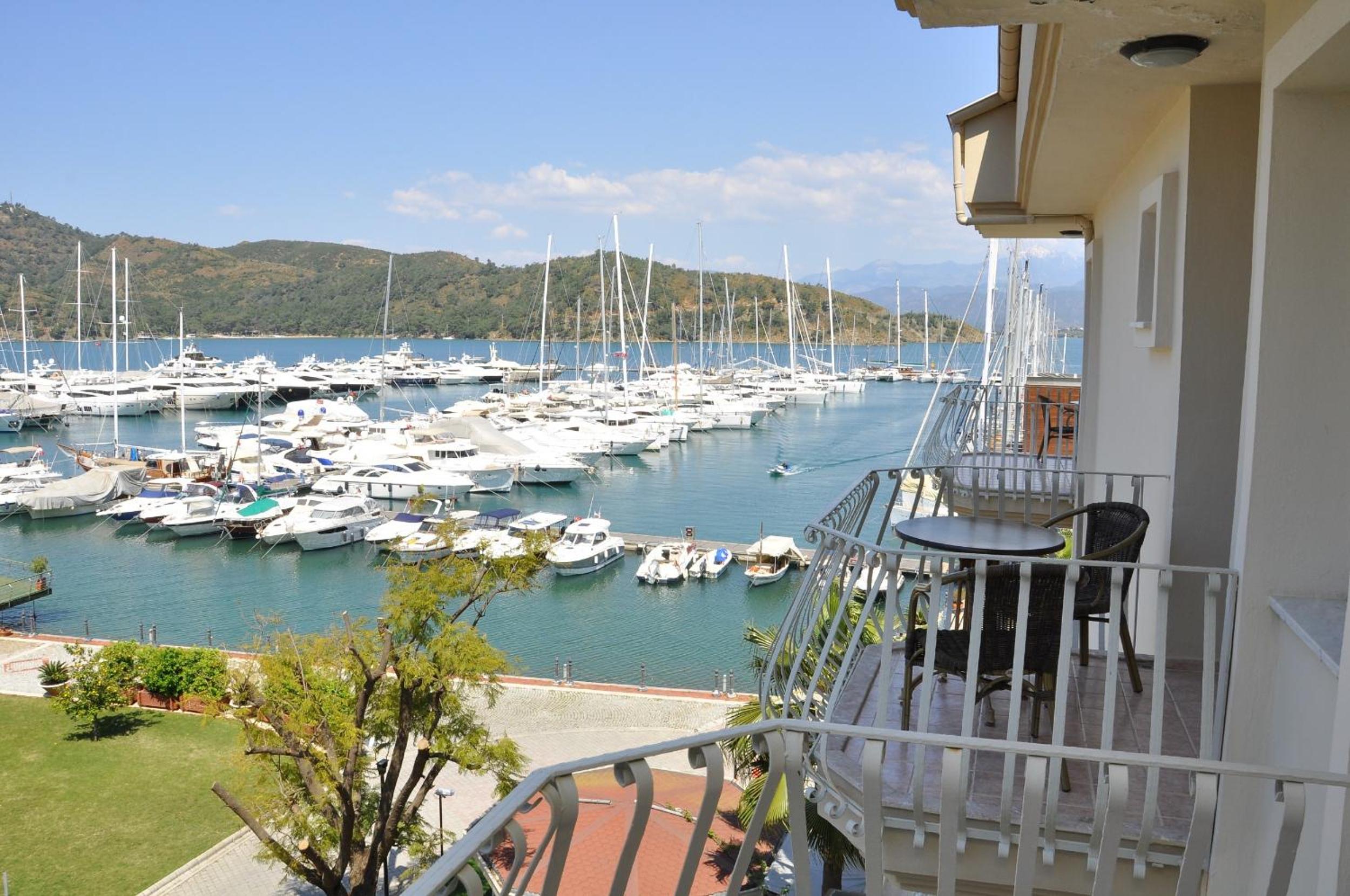 Standard Double or Twin Room with Sea View - Photo 8