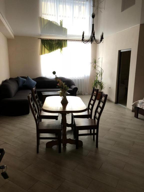 King Suite with Pool View photo 3