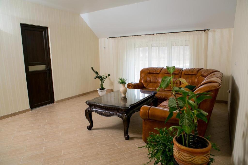King Suite with Pool View photo 2