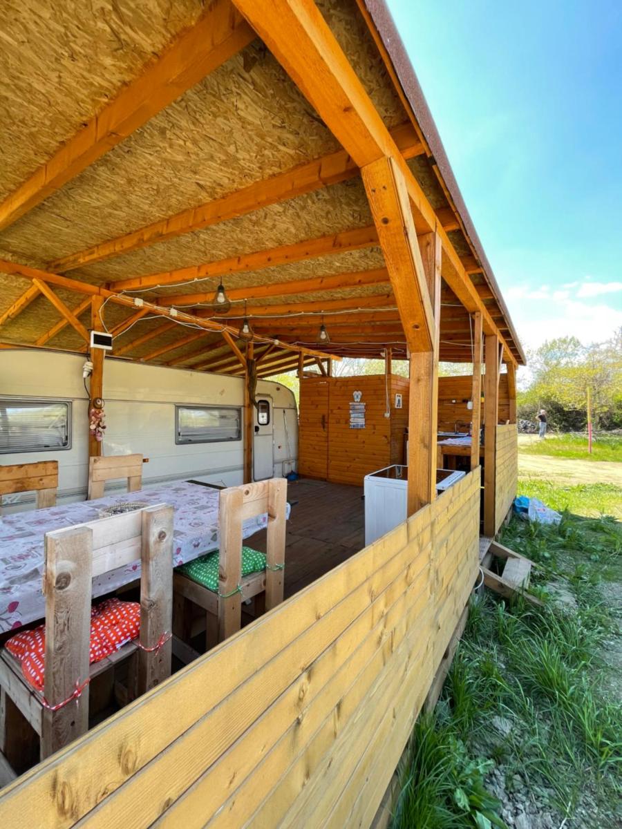 Mobile Home photo 2