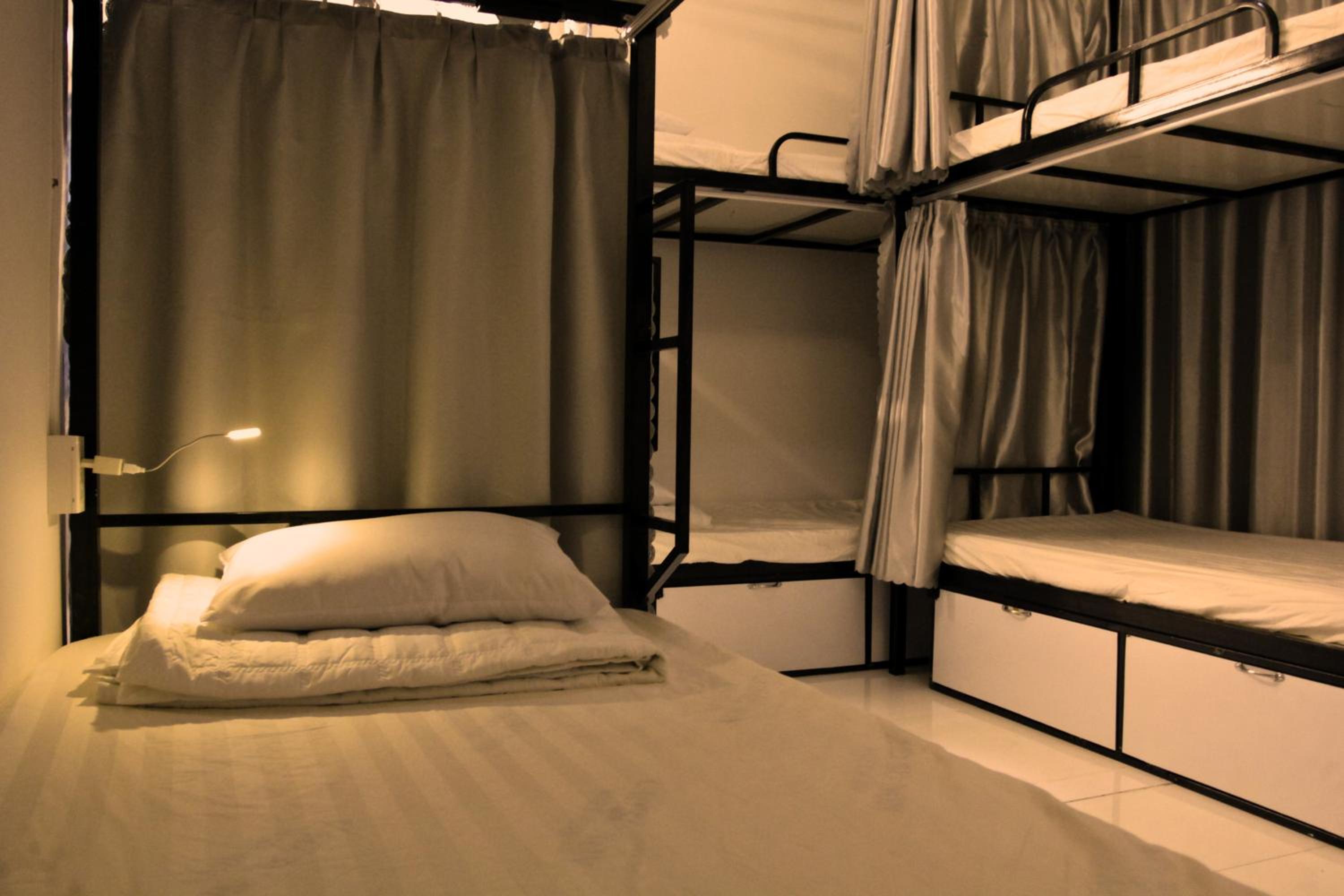 Bed in 6-Bed Female Dormitory Room photo 1