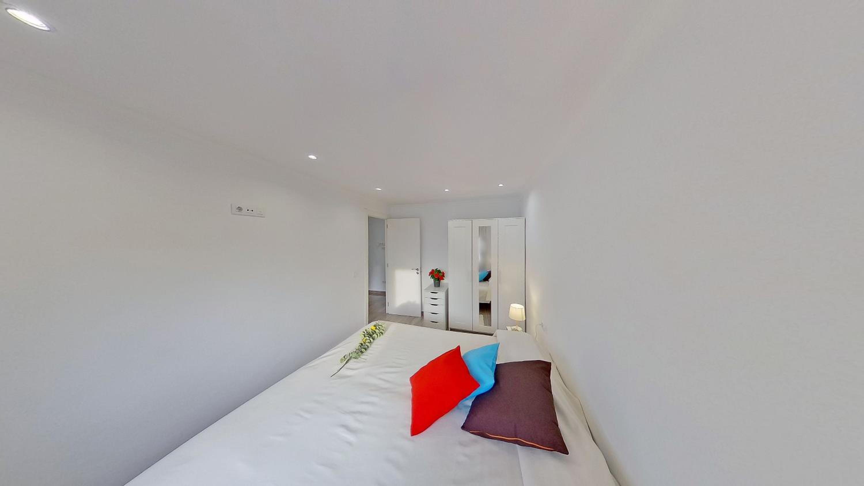 Apartment photo 2