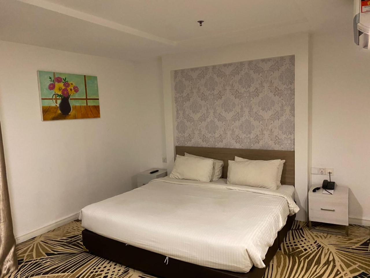 Deluxe King Room photo 2