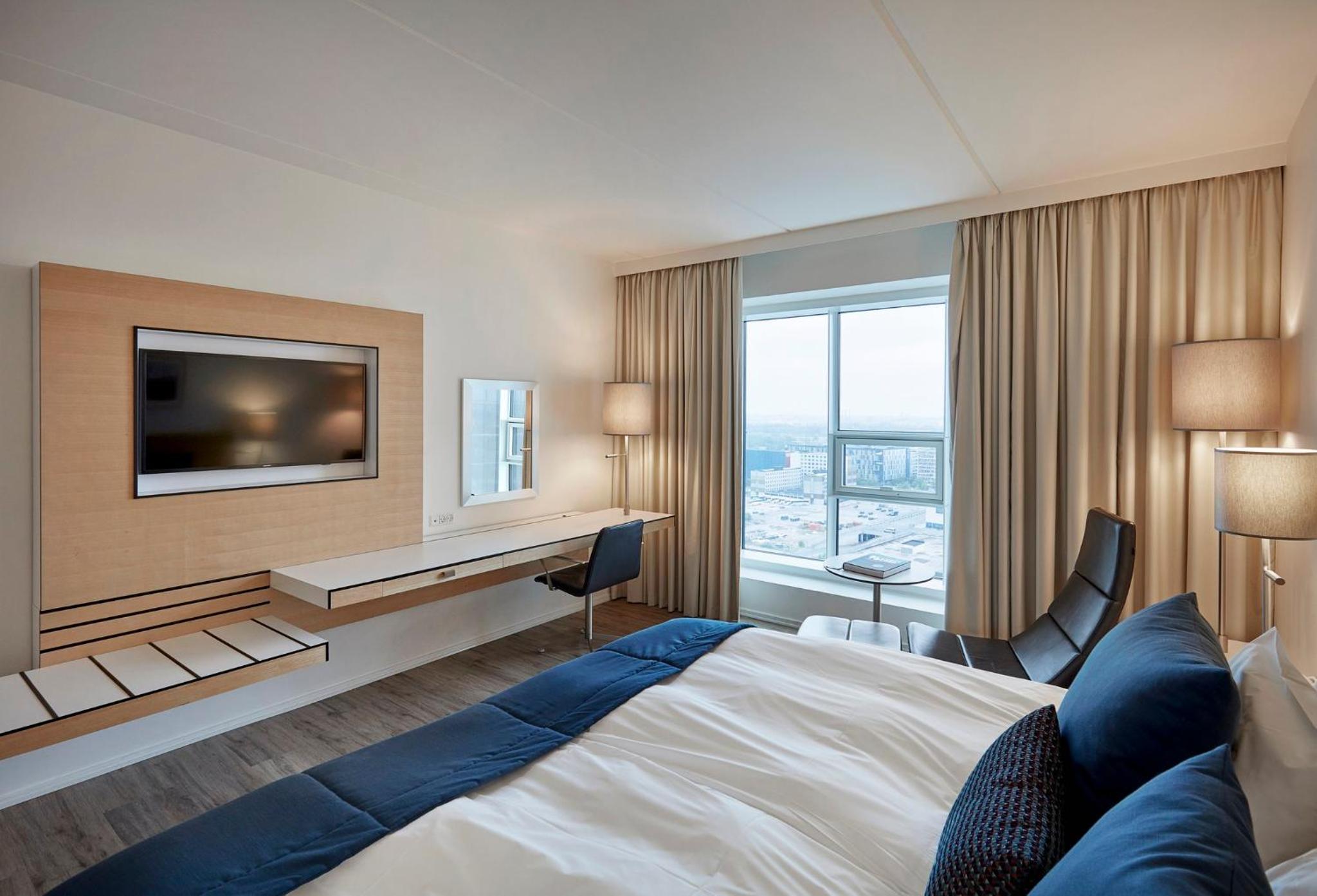Standard King Room - Photo 5
