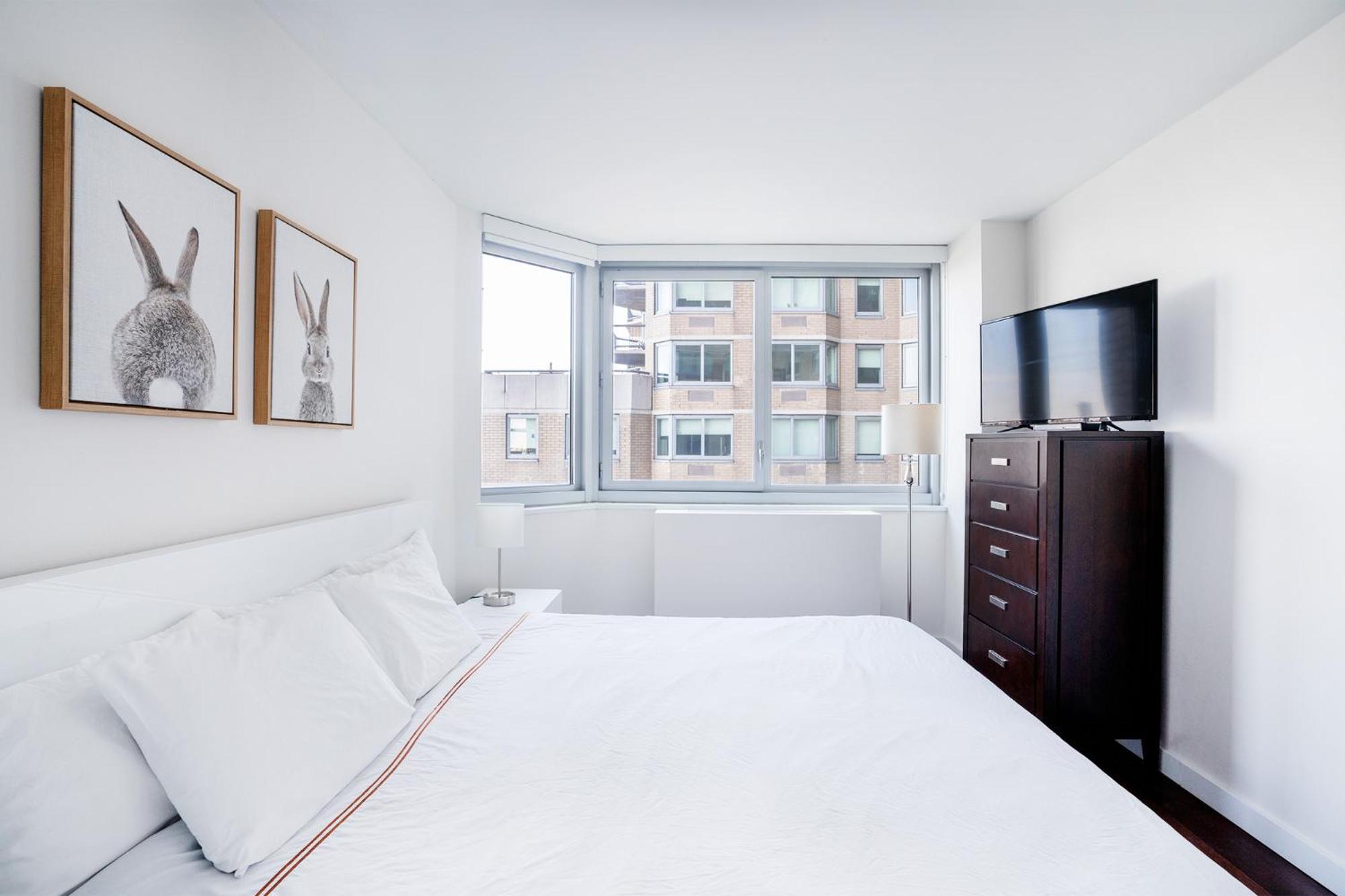One-Bedroom Apartment photo 1