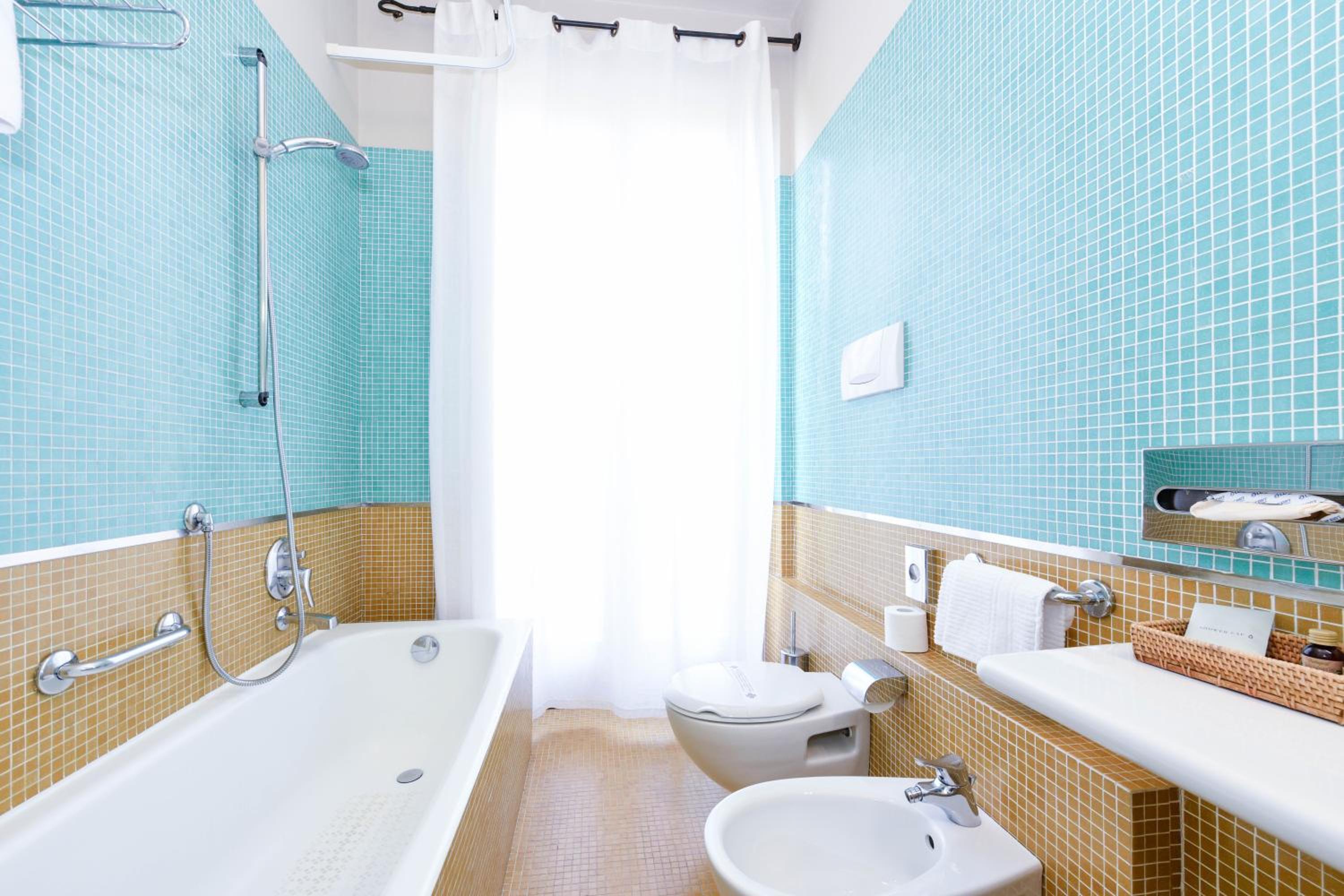 Double Room with Spa Bath photo 2