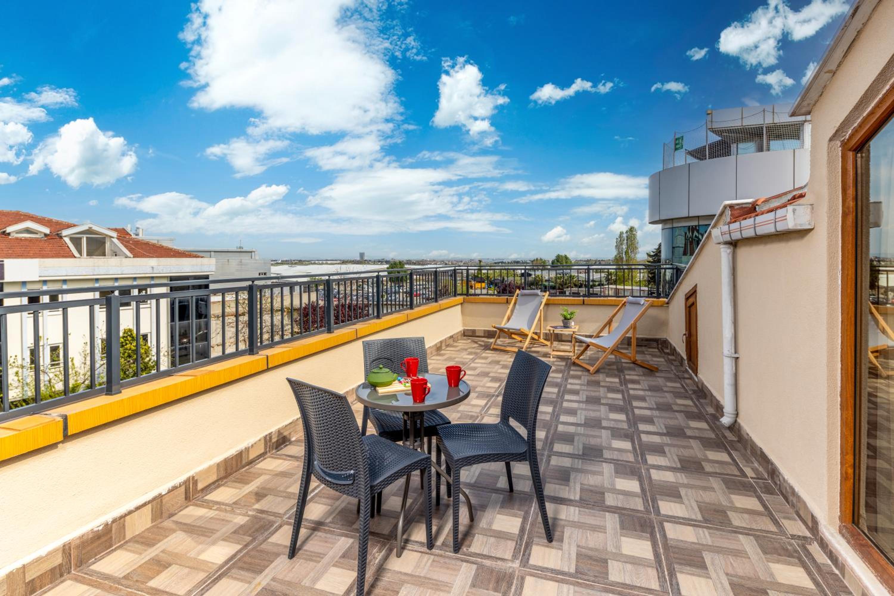 Luxury Two Bedroom Apartment photo 3