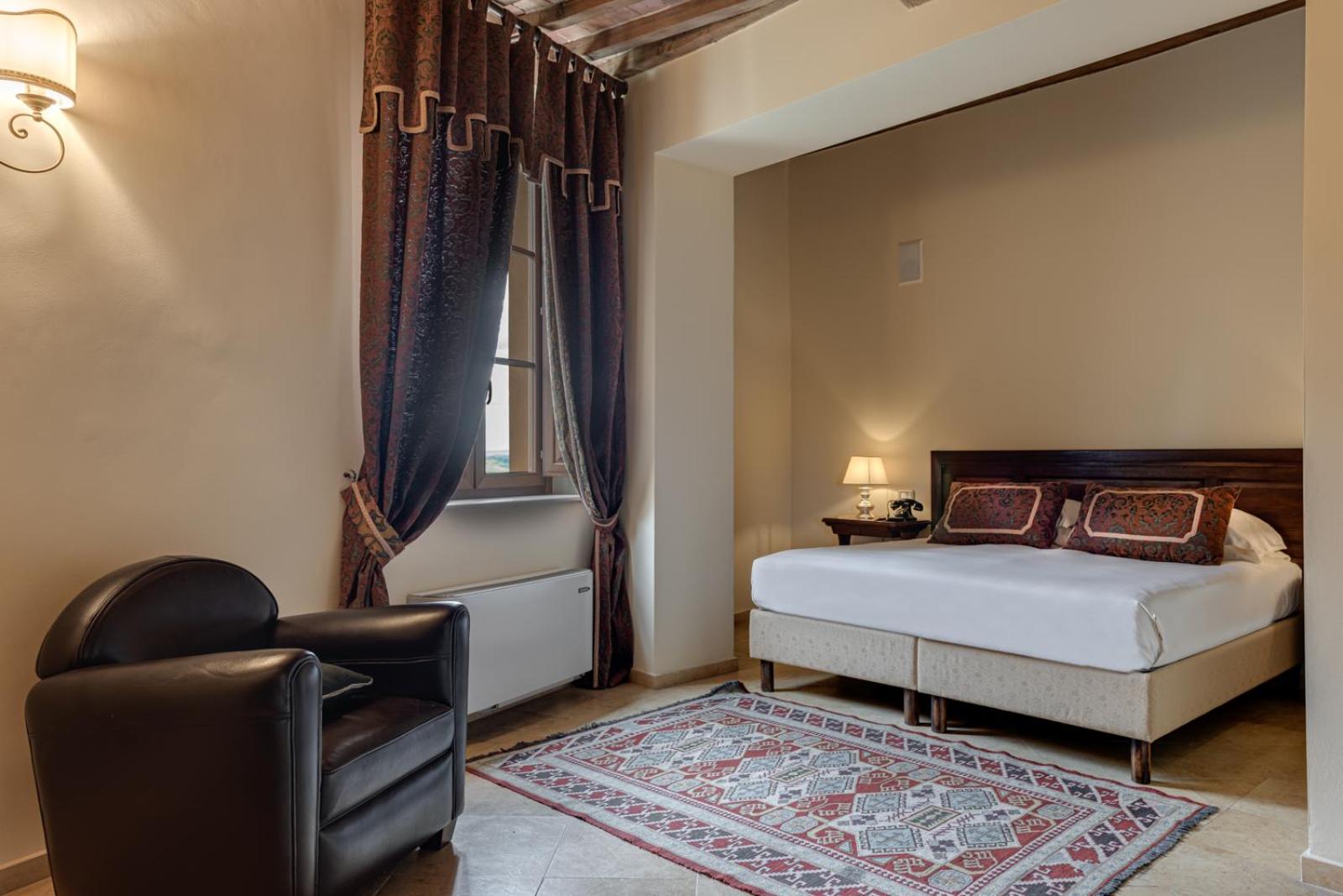 Deluxe Double Room photo 2