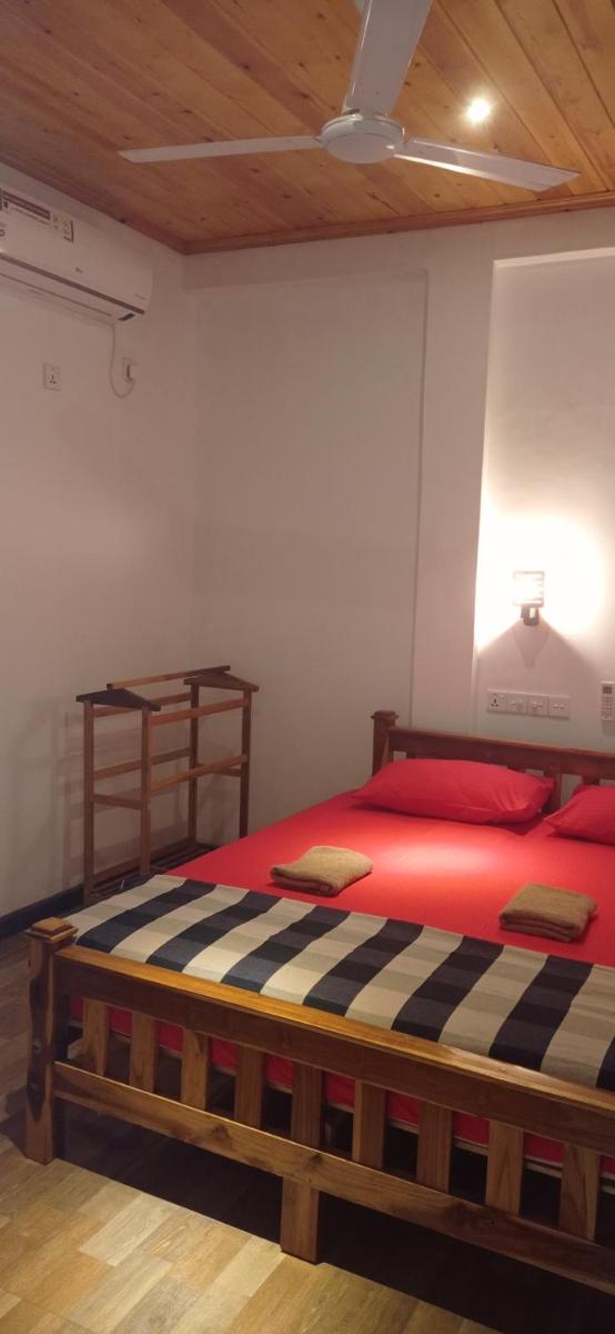 Deluxe Double Room with Air Conditioner & Balcony photo 1