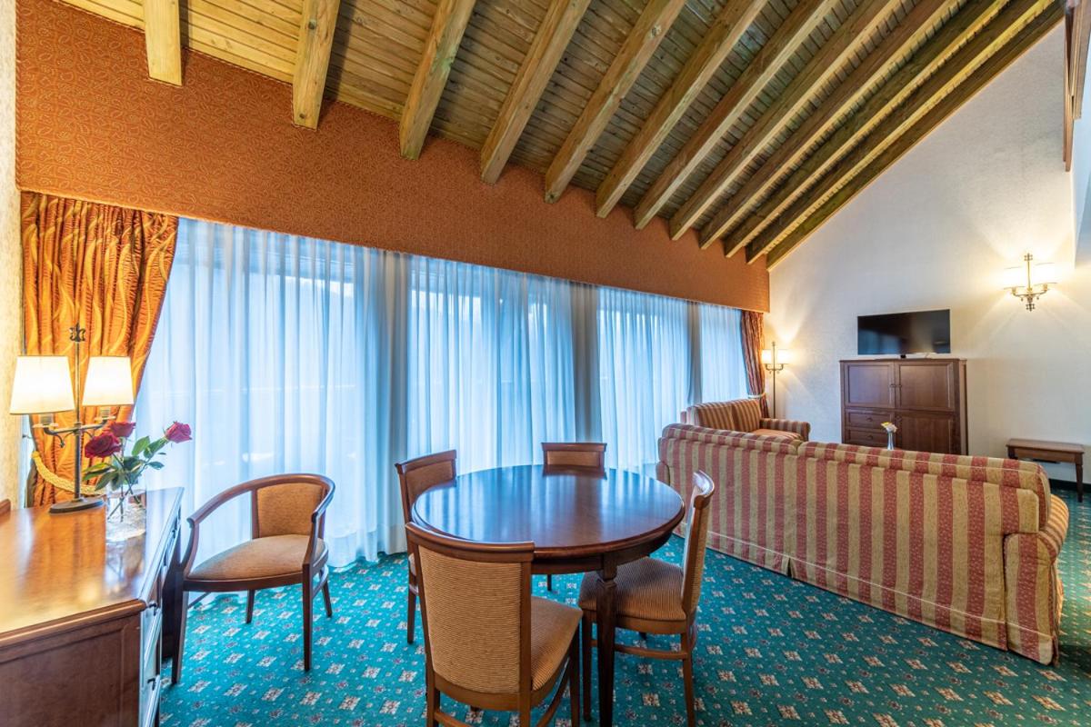 Suite - Photo 8
