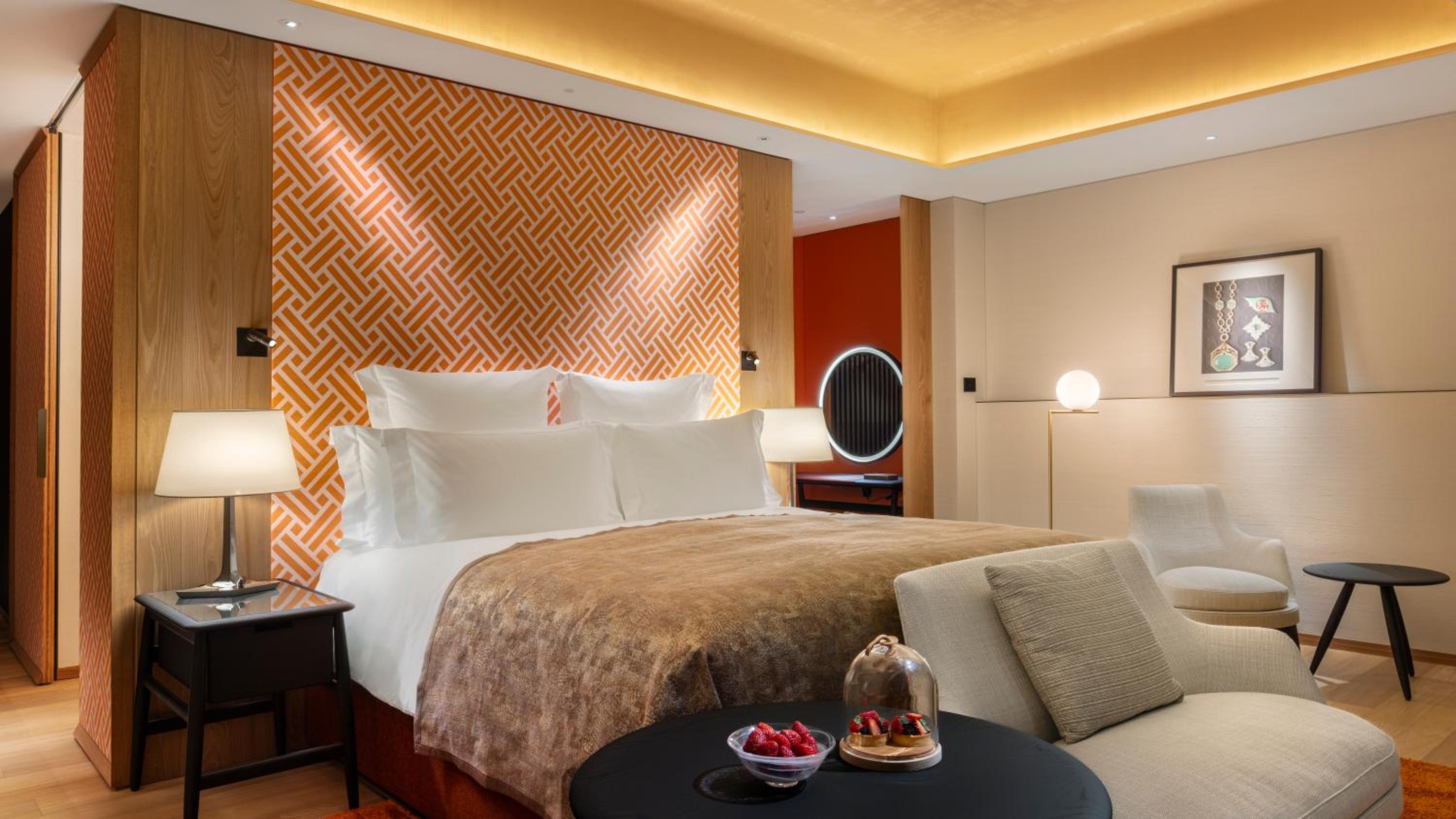 Deluxe King Room with Skyline View