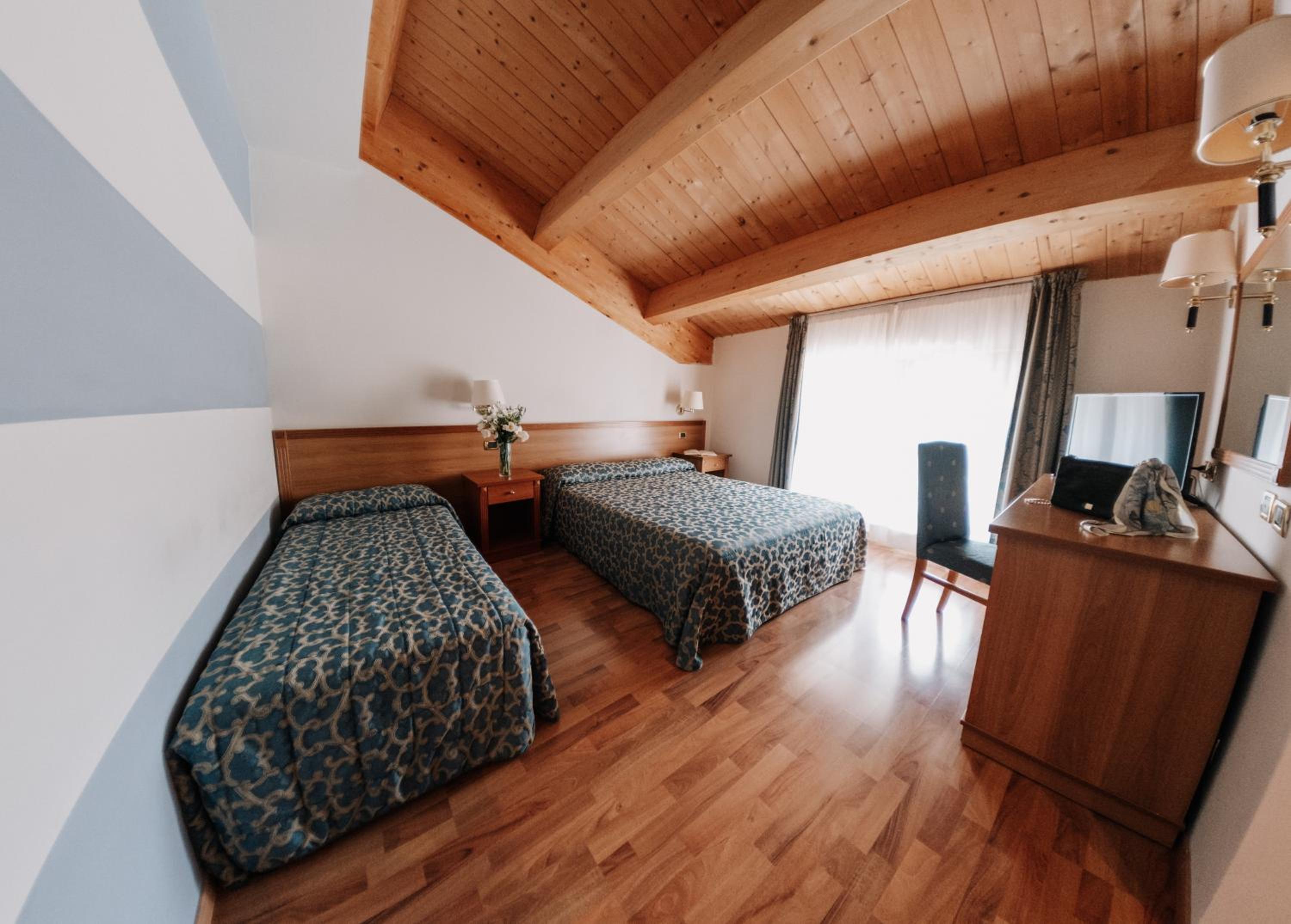 Superior Double Room - Photo 1