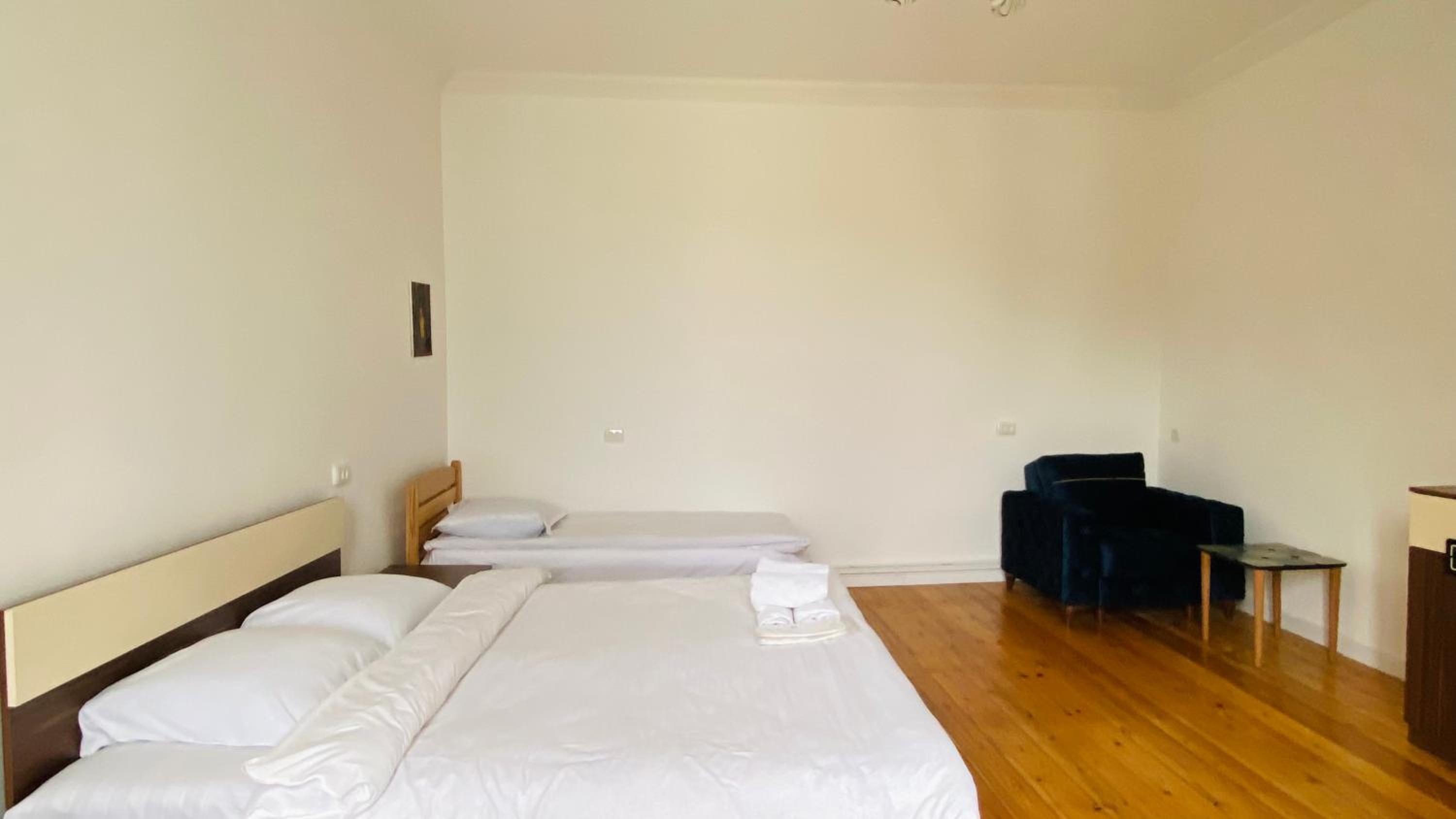 One-Bedroom Apartment - Photo 11