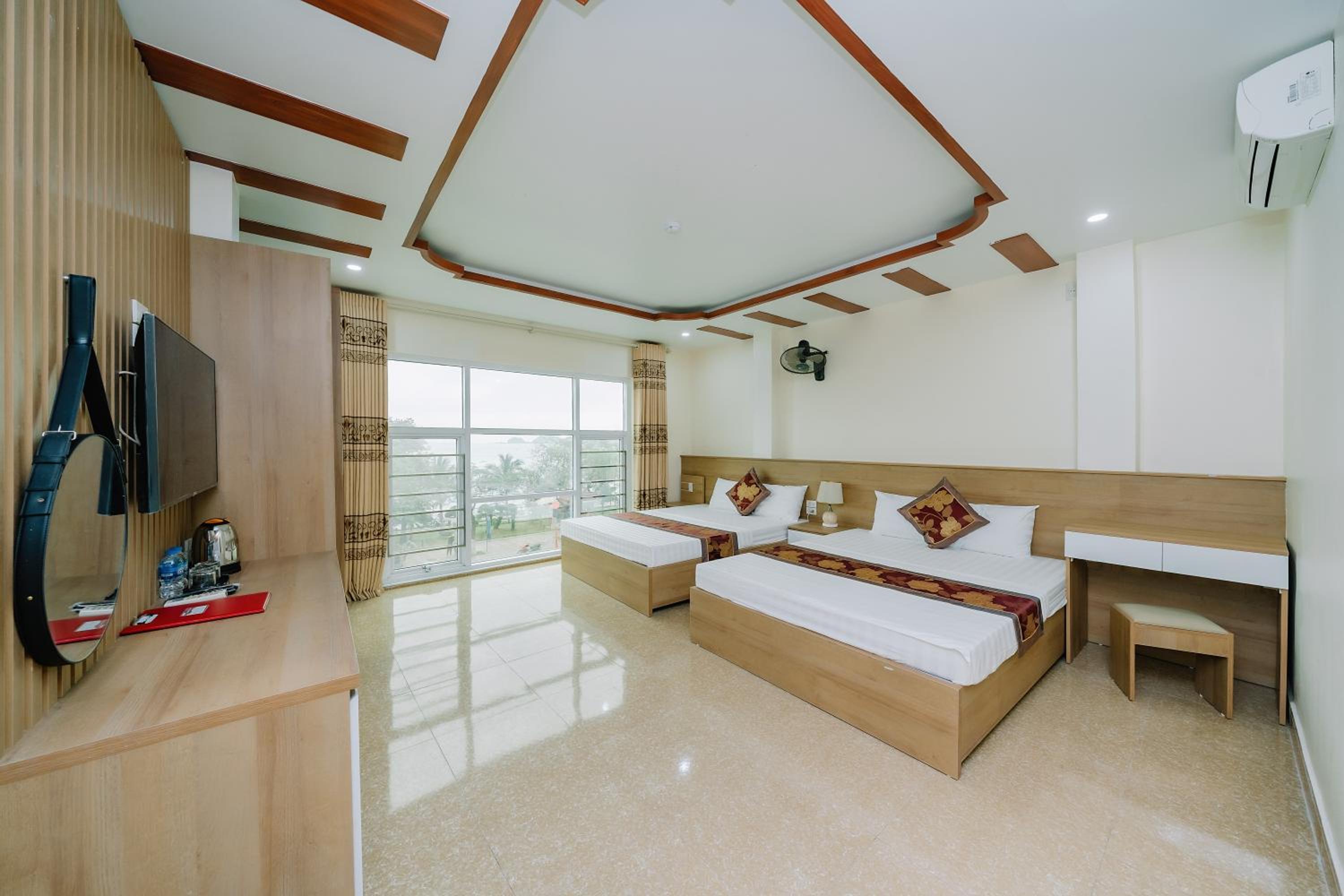 Deluxe Family Room