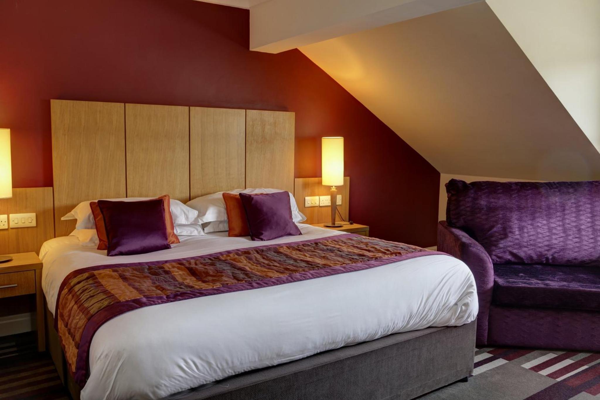 Premium King Room - Photo 4