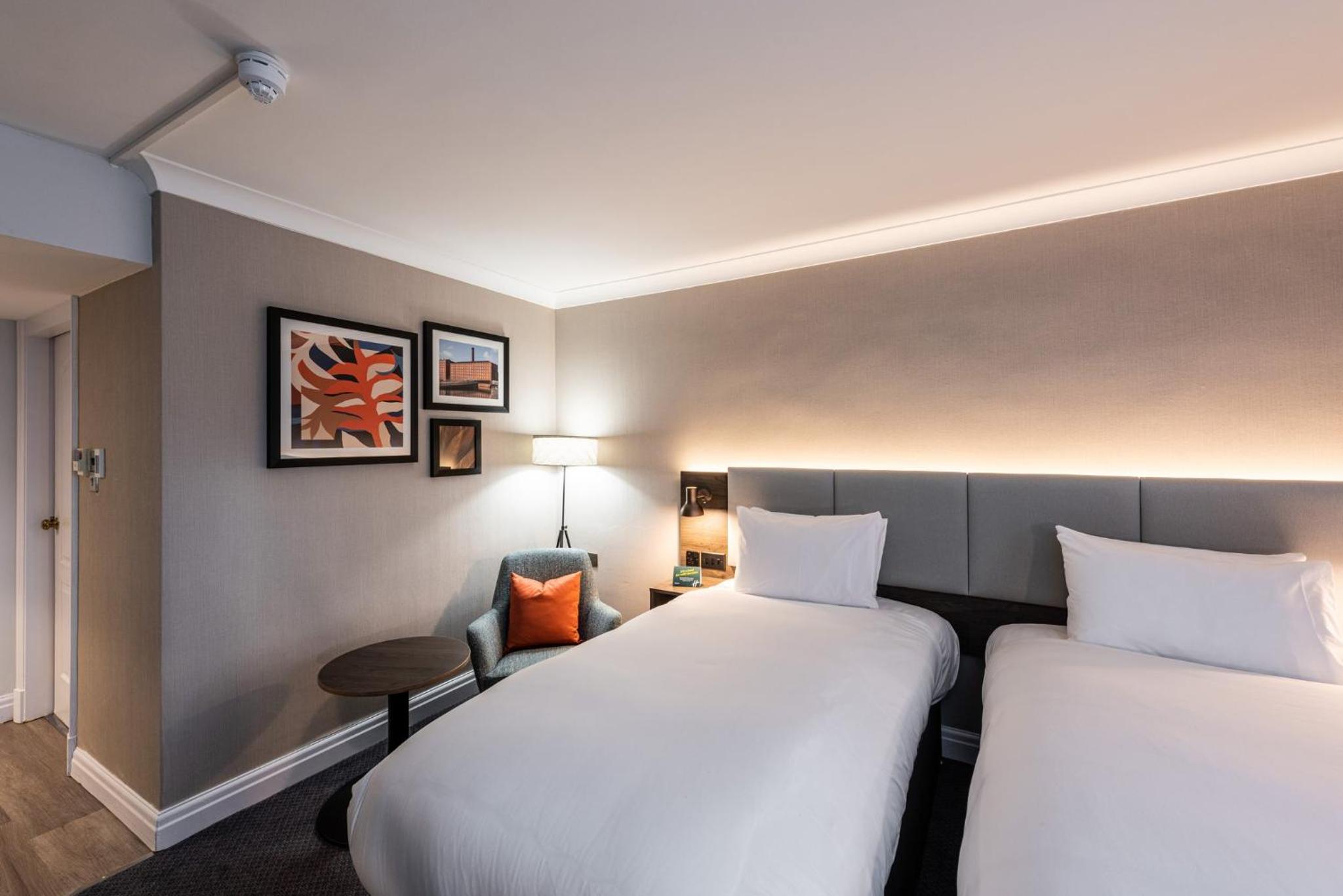 Standard Twin Room - Photo 14