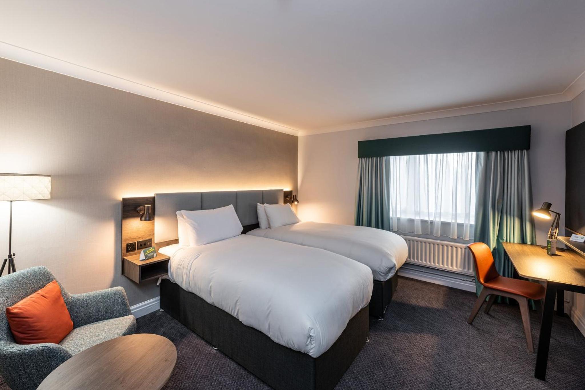 Standard Twin Room - Photo 10