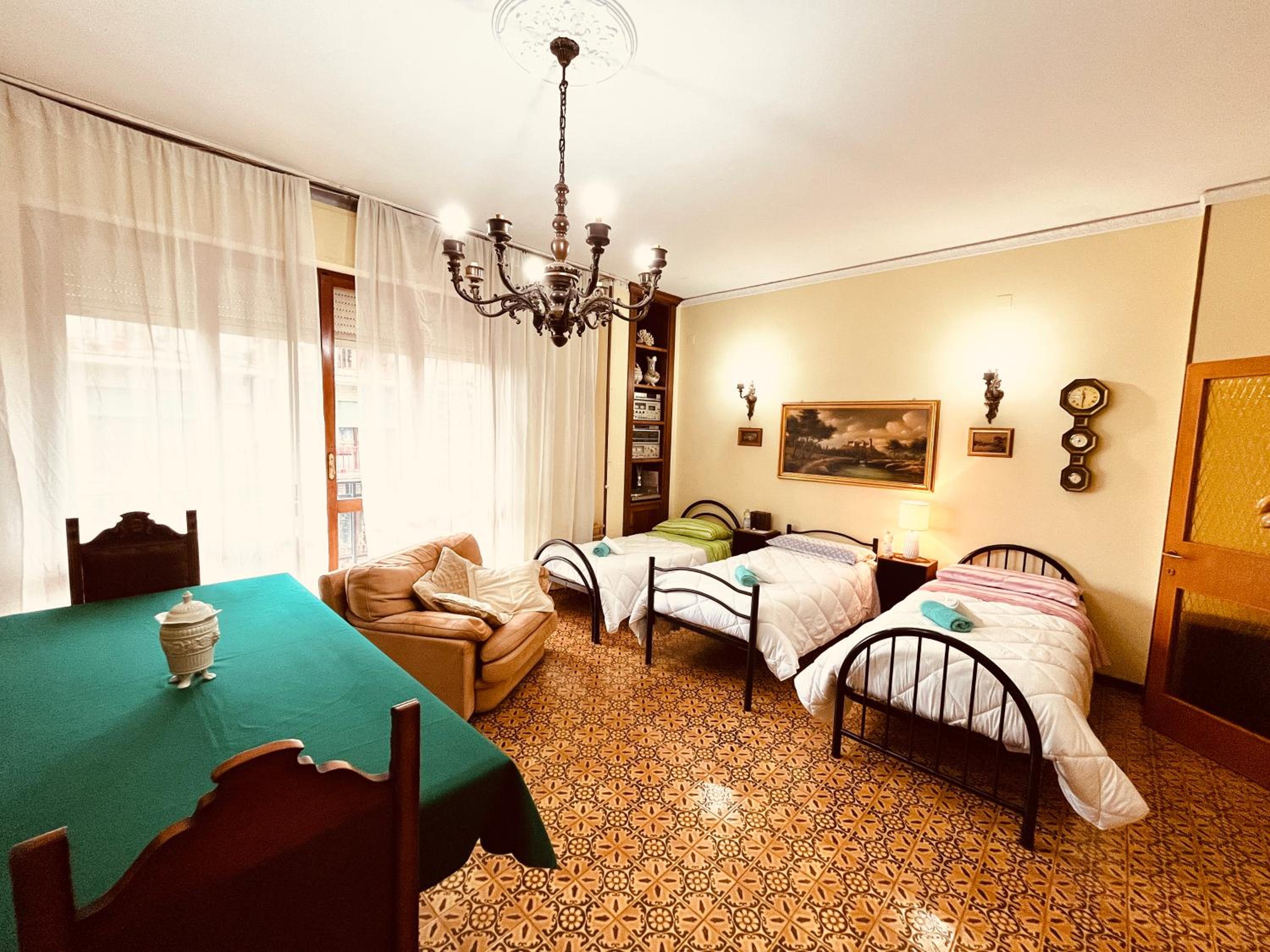 Twin Room with Shared Bathroom photo 3