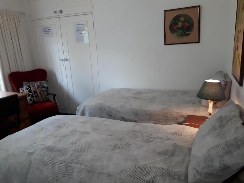 Middle Balcony Bedroom - Photo 5