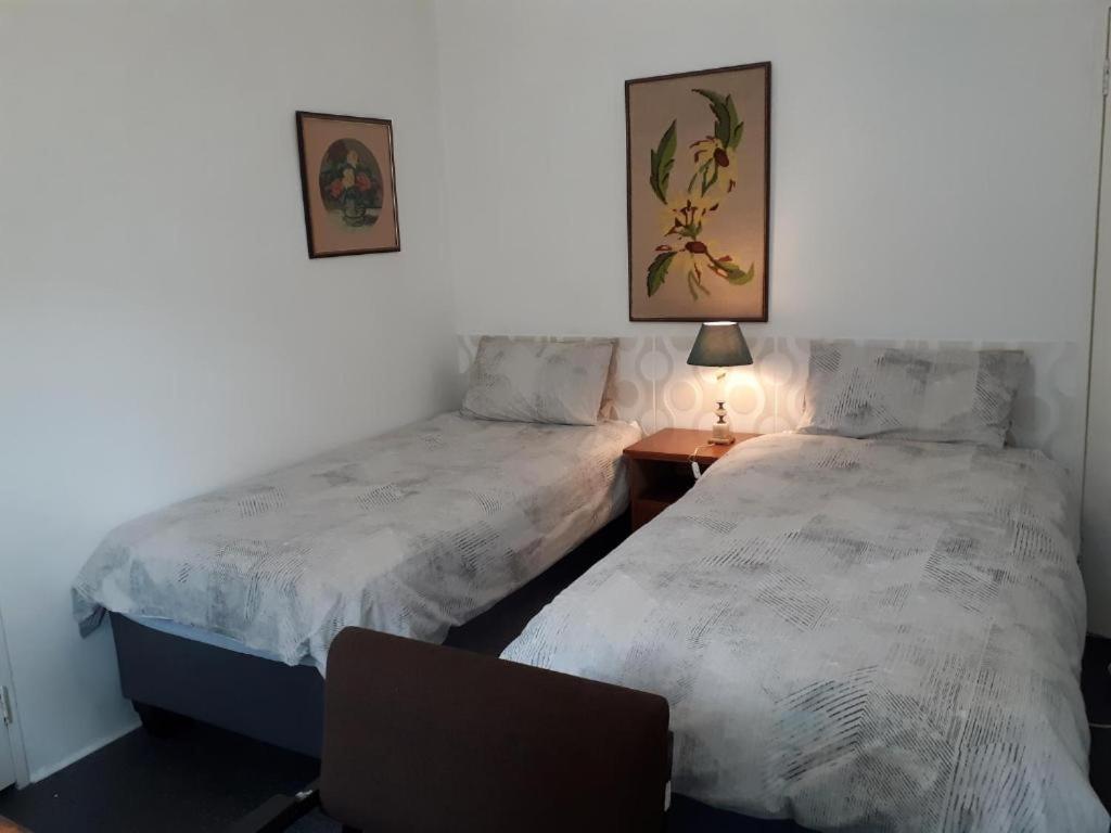 Middle Balcony Bedroom - Photo 12