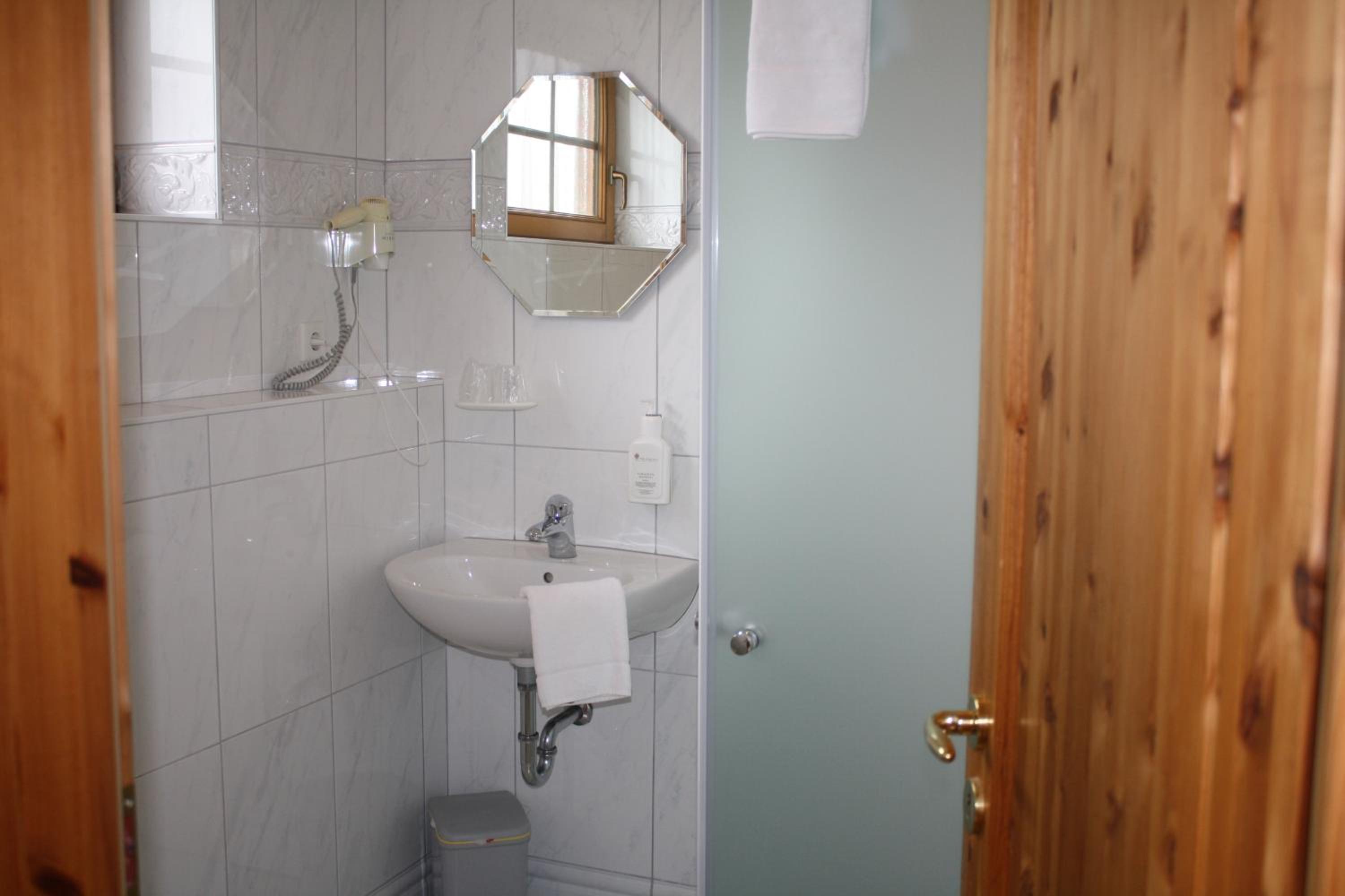 Double Room - 1st Floor - Photo 7
