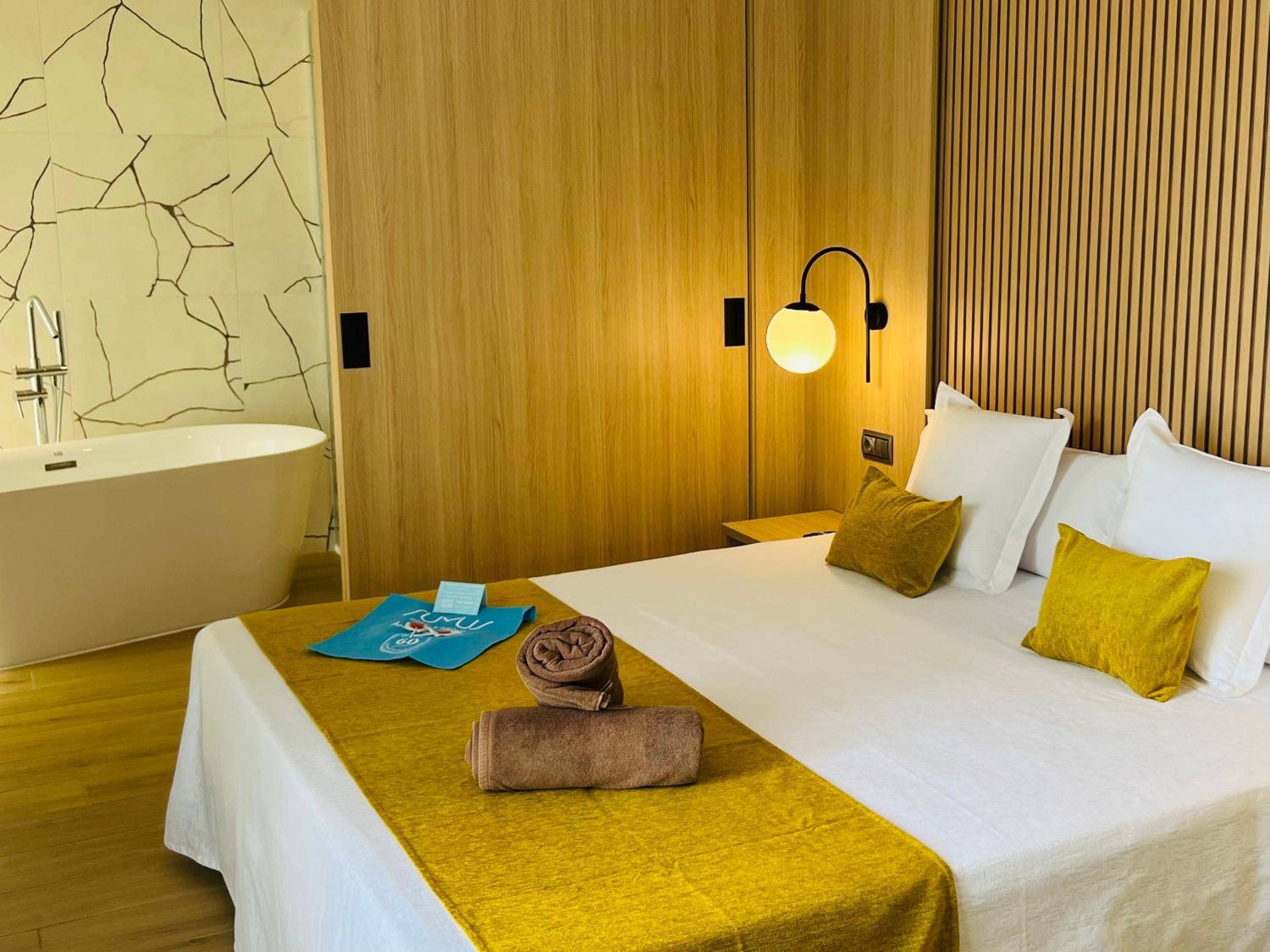 Exclusive Double Room with Terrace and Spa Access photo 2