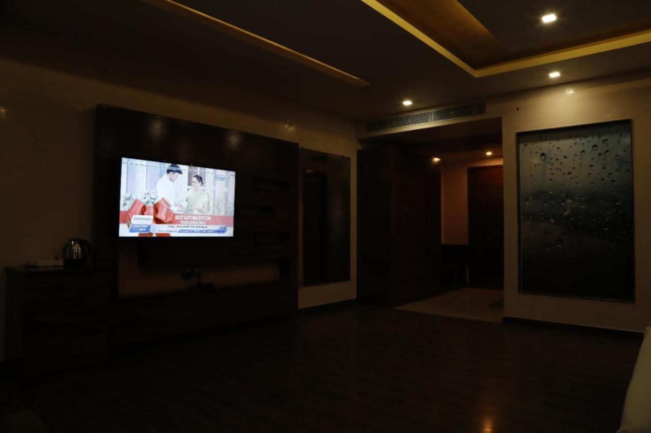 Suite - Photo 7
