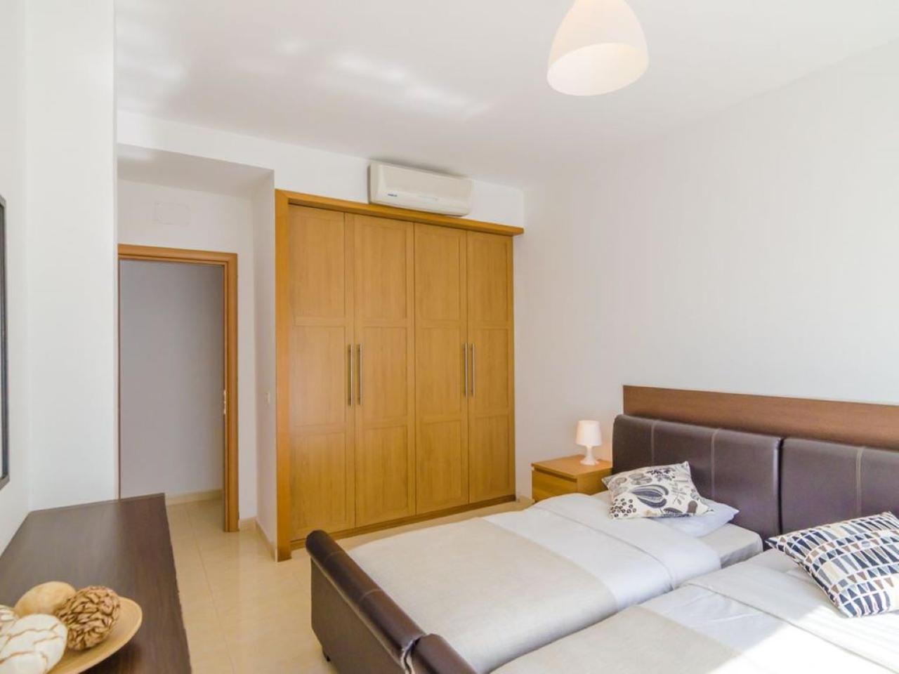 Casa de cuatro habitaciones
