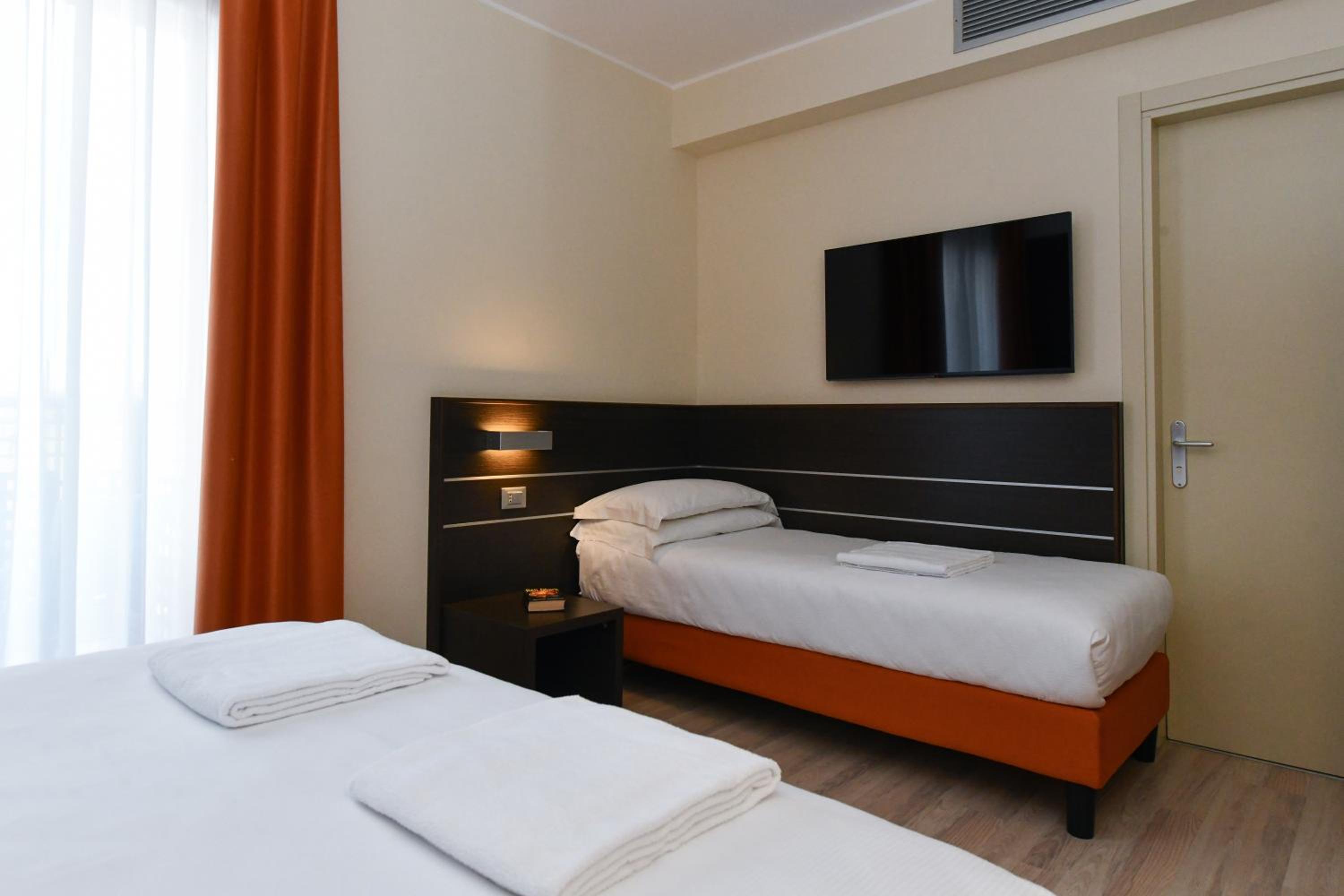 Triple Room with Balcony photo 3