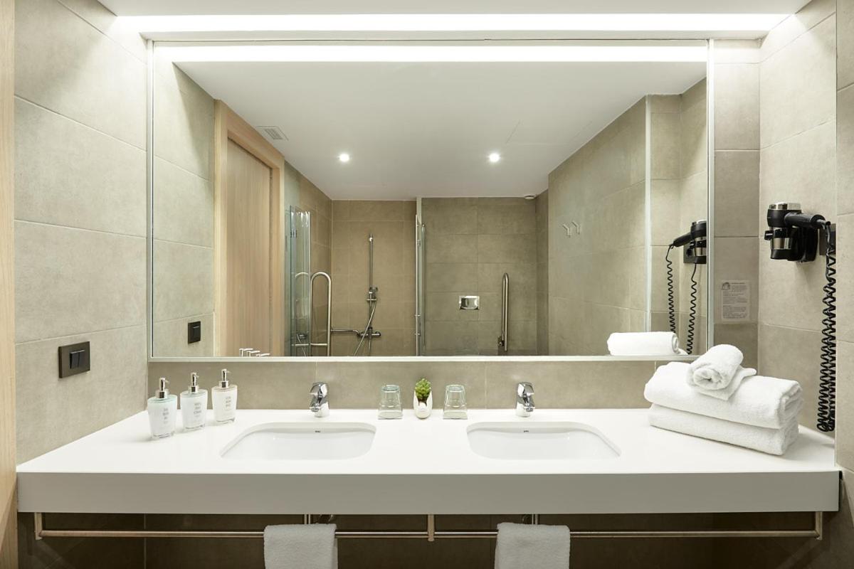 Superior Triple Room photo 2