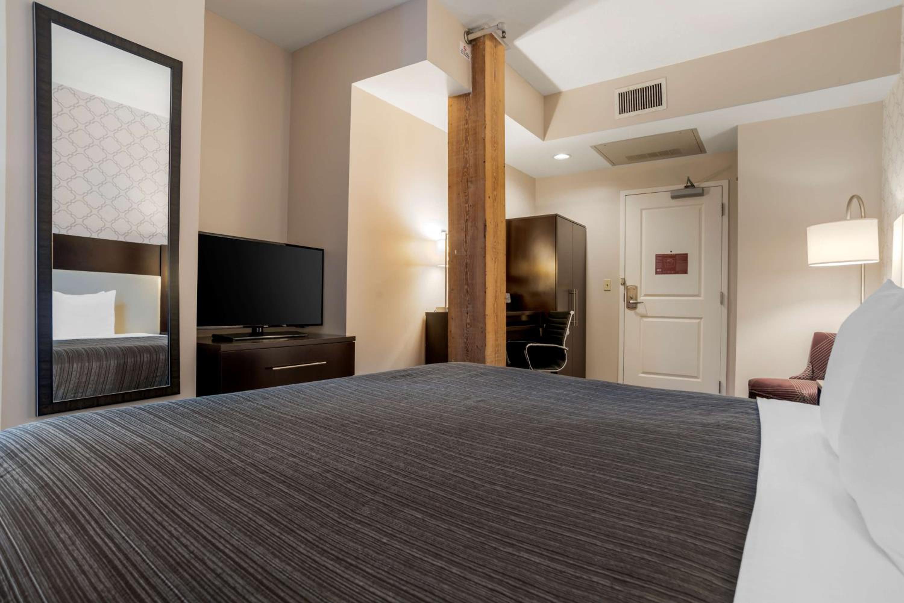 Queen Room - Photo 2
